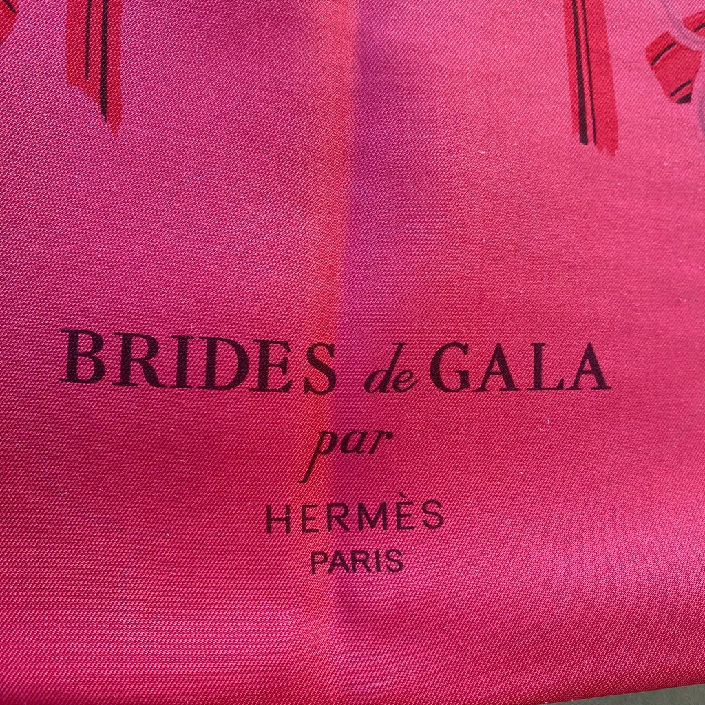 Immaculate Hermès Brides De Gala Silk Scarf Surteint