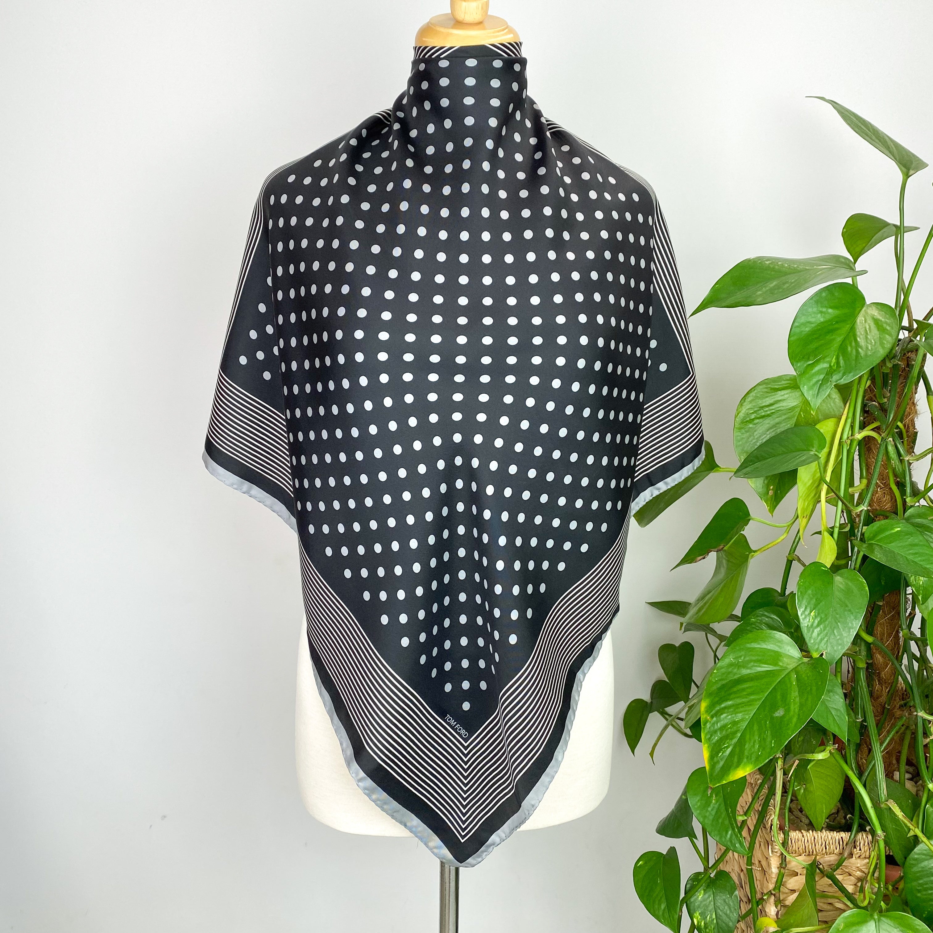 Immaculate Tom Ford Designer Silk Scarf