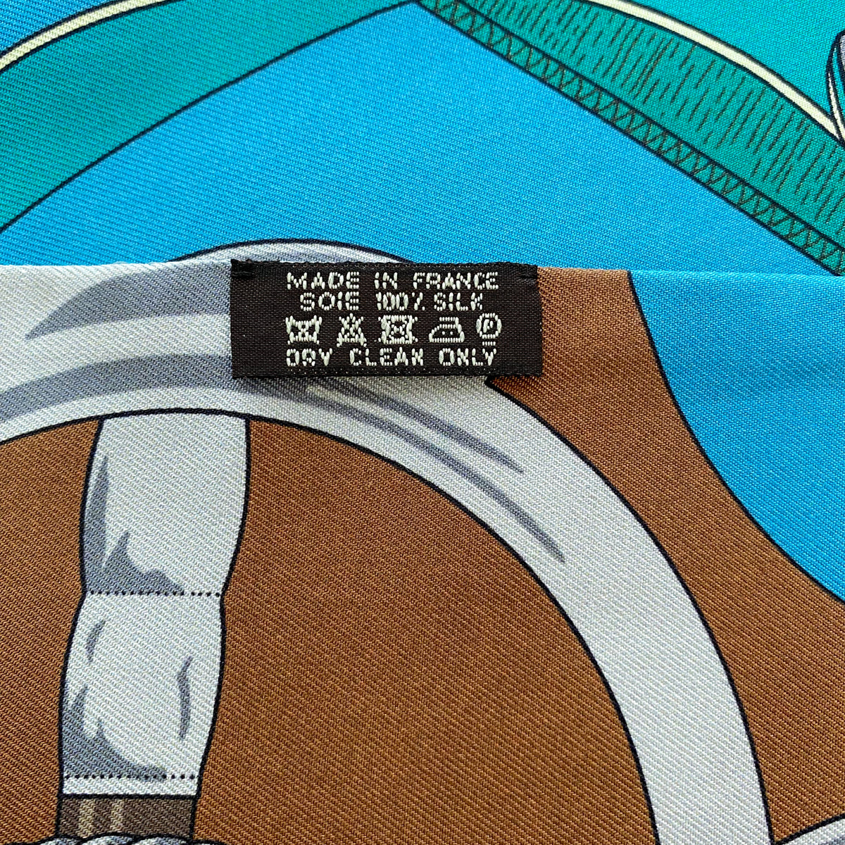 Hermès Eperon d’Or Maxi Twilli Silk Scarf