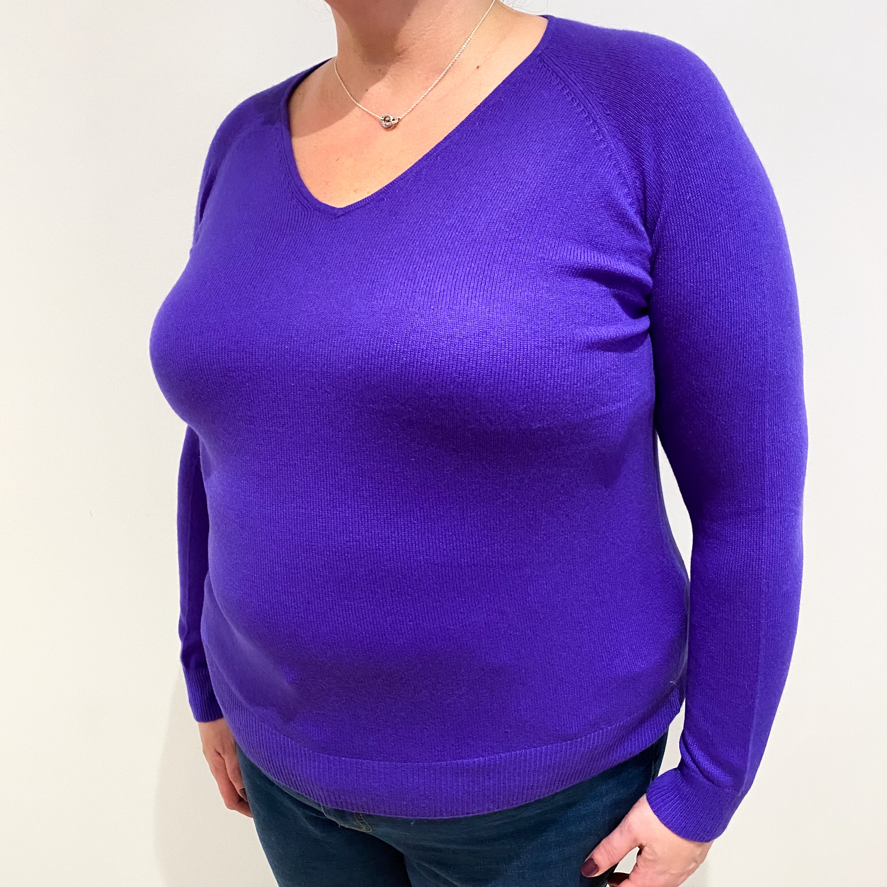 Pansy Purple Cashmere V Neck Jumper Extra Large