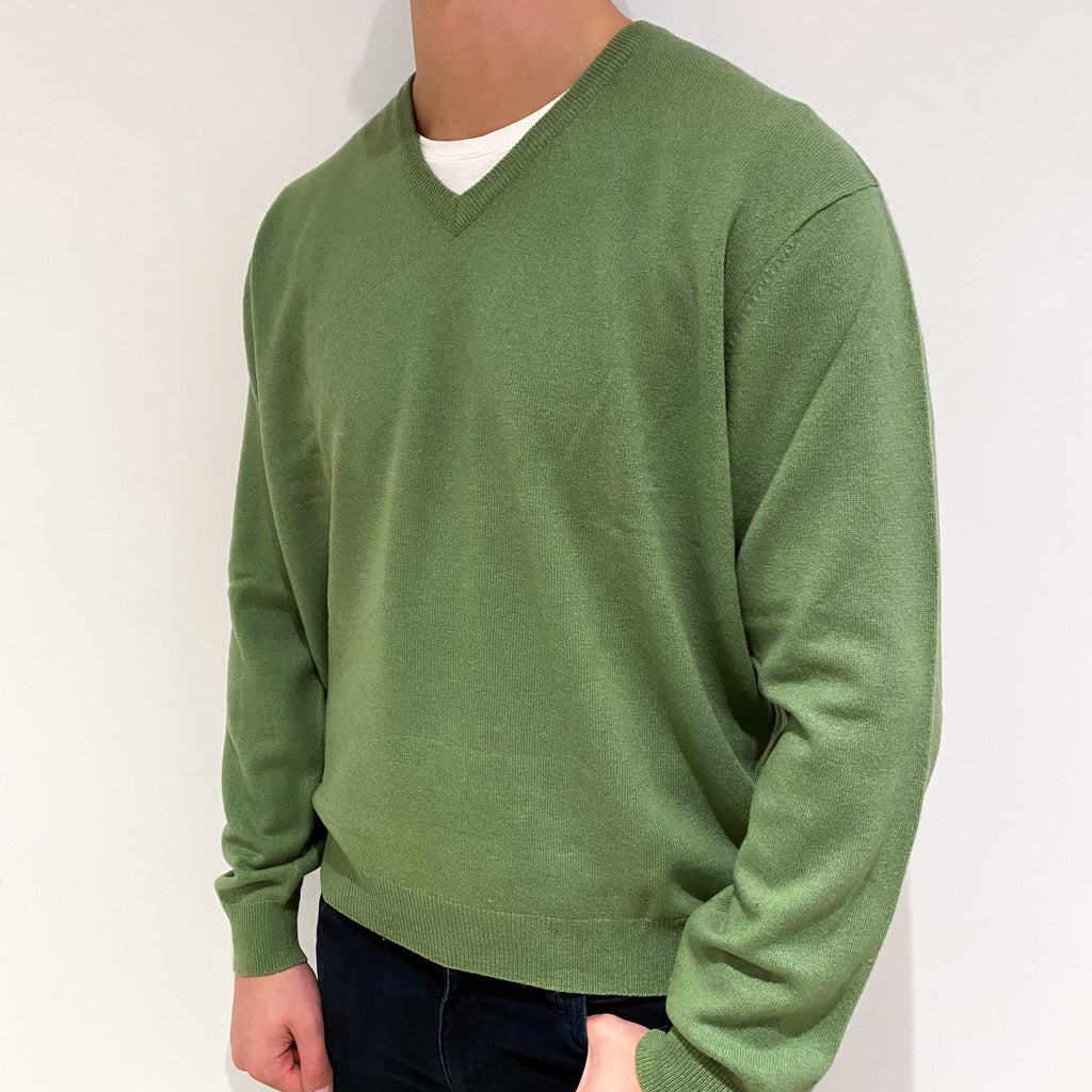 Men's Peak Green Cashmere V Neck Jumper XL