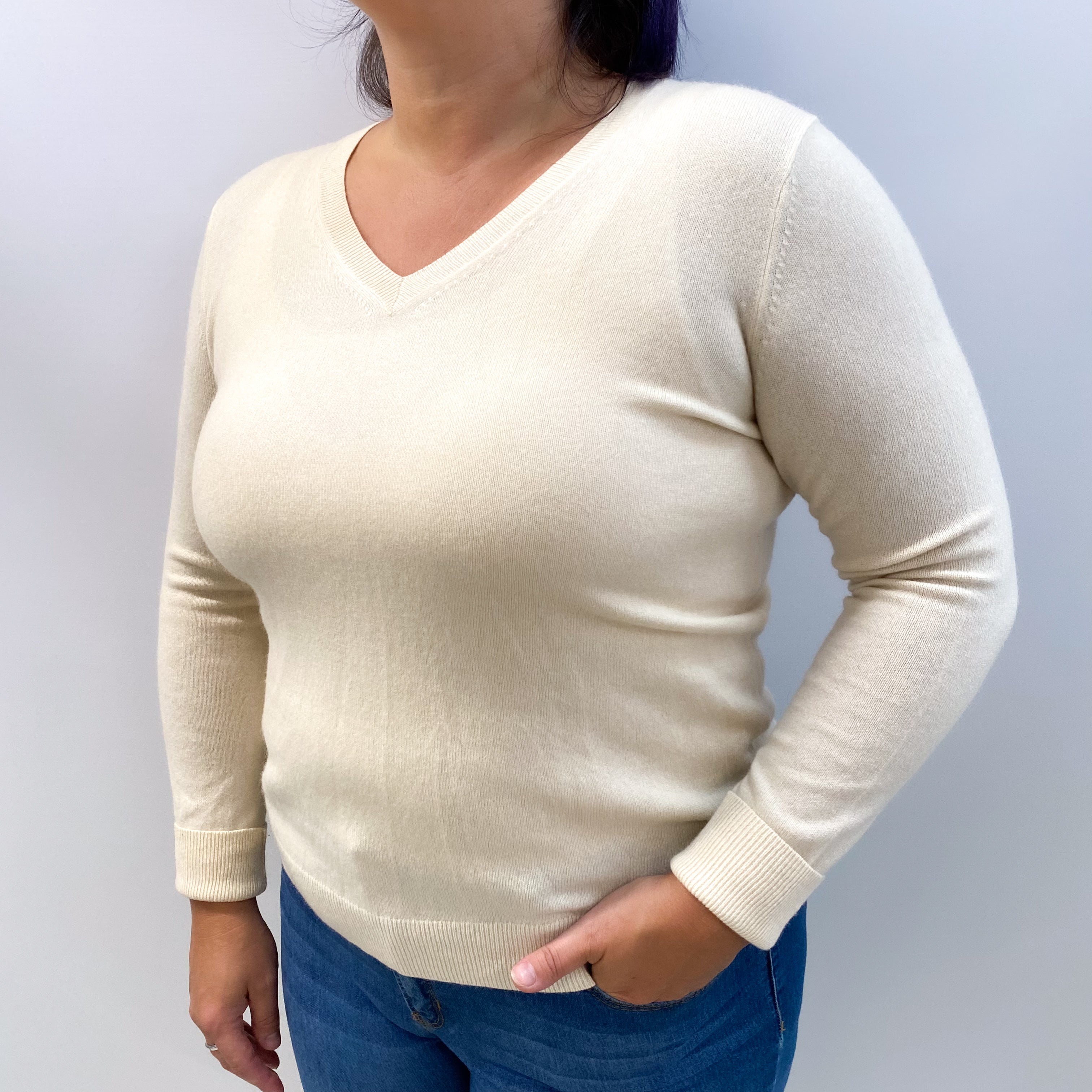 Vanilla Cream Cashmere V Neck Jumper Large