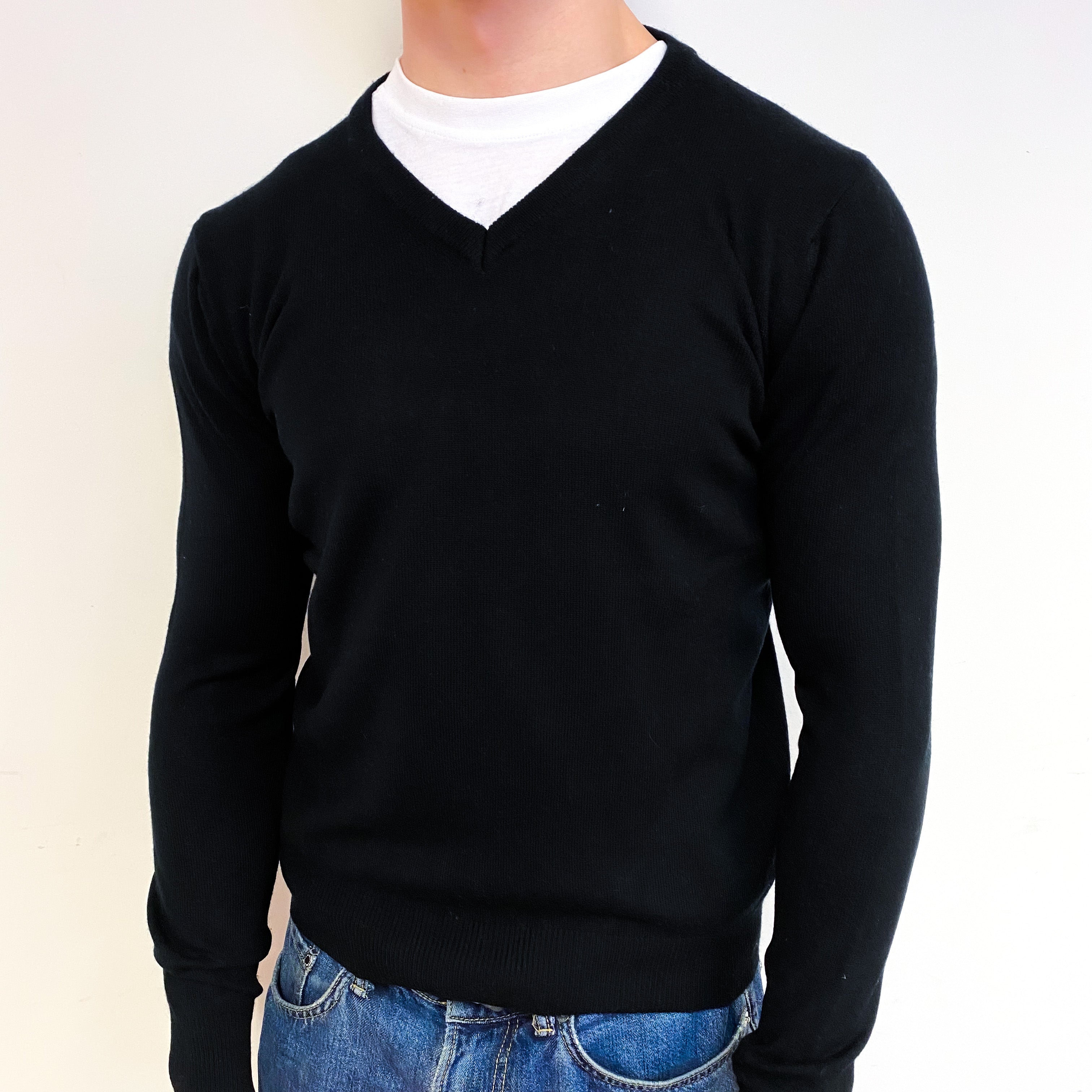 Men's Black Cashmere V-Neck Jumper Small