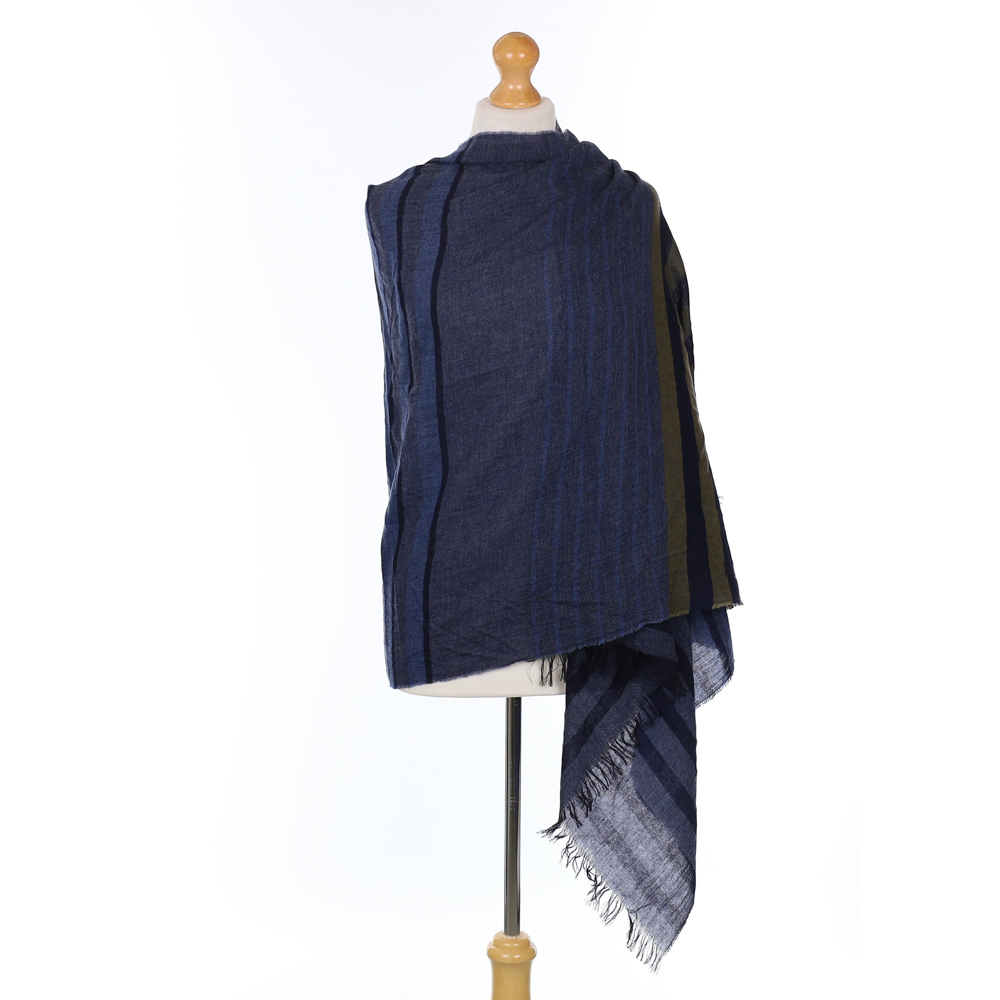 Brand New Scottish Midnight Blue and Khaki Luxury Woven Cashmere Crinkle Wrap