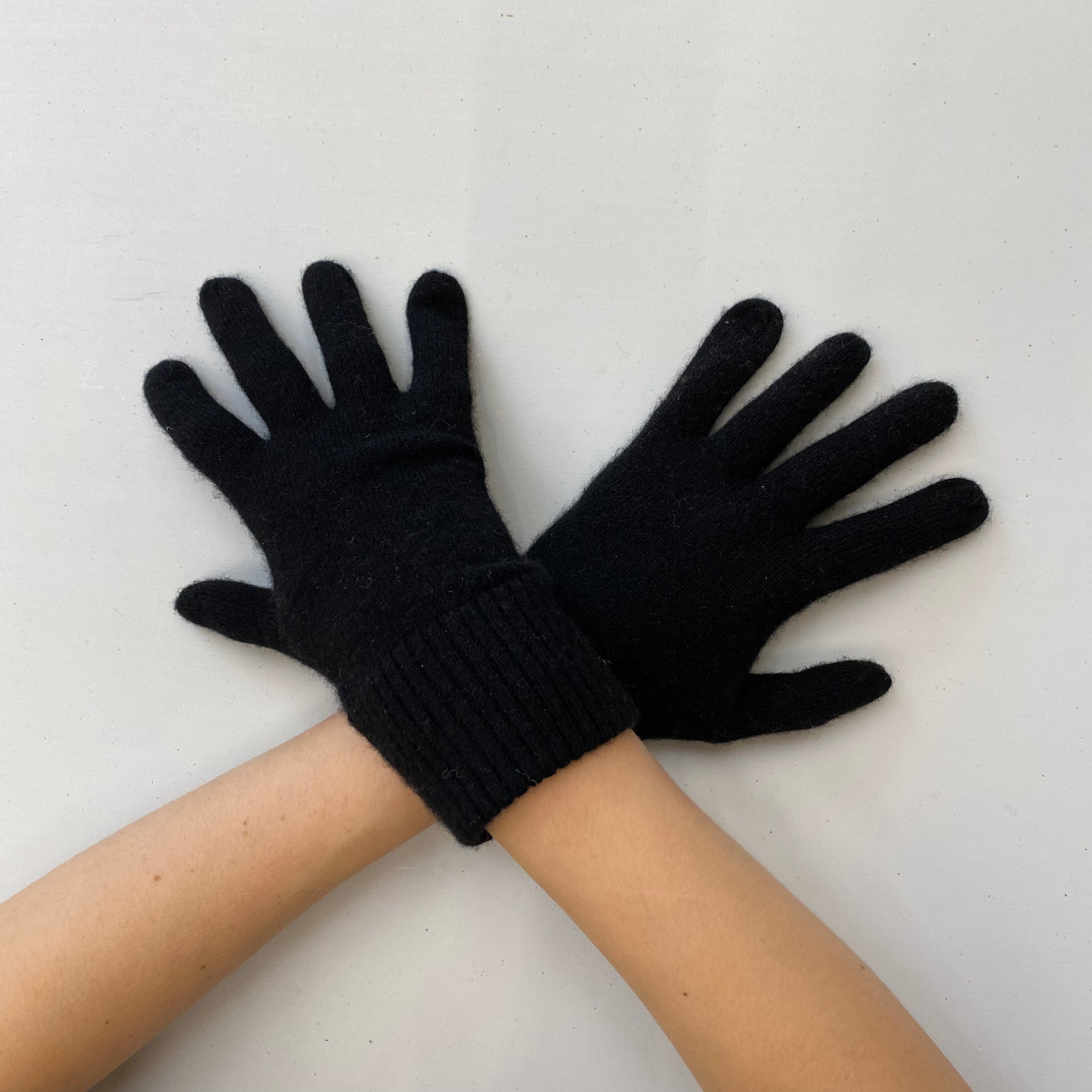 New Scottish Black Cashmere Gloves