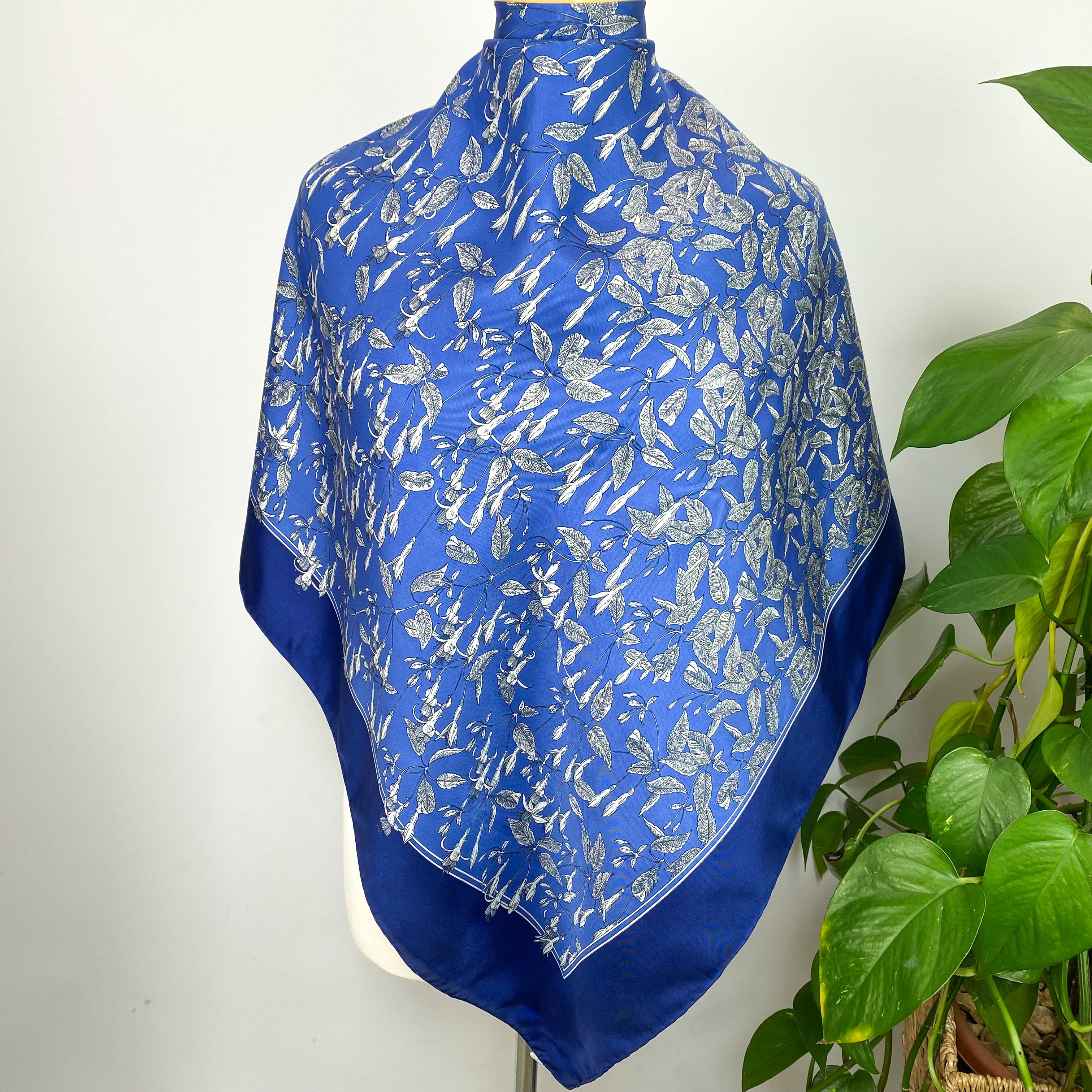 Immaculate Blue Floral Silk Scarf