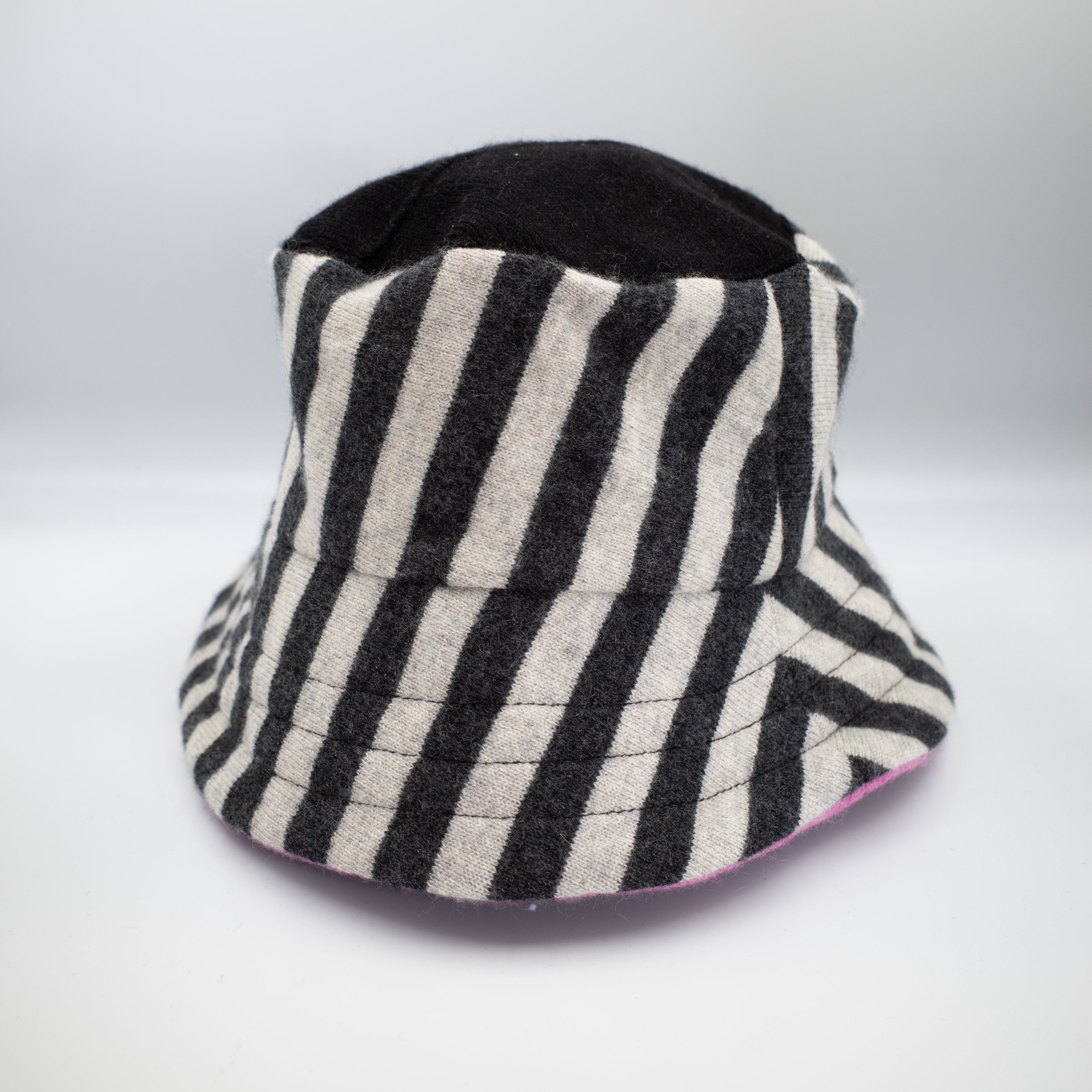 Black and White Striped Reversible Cashmere Bucket Hat Large