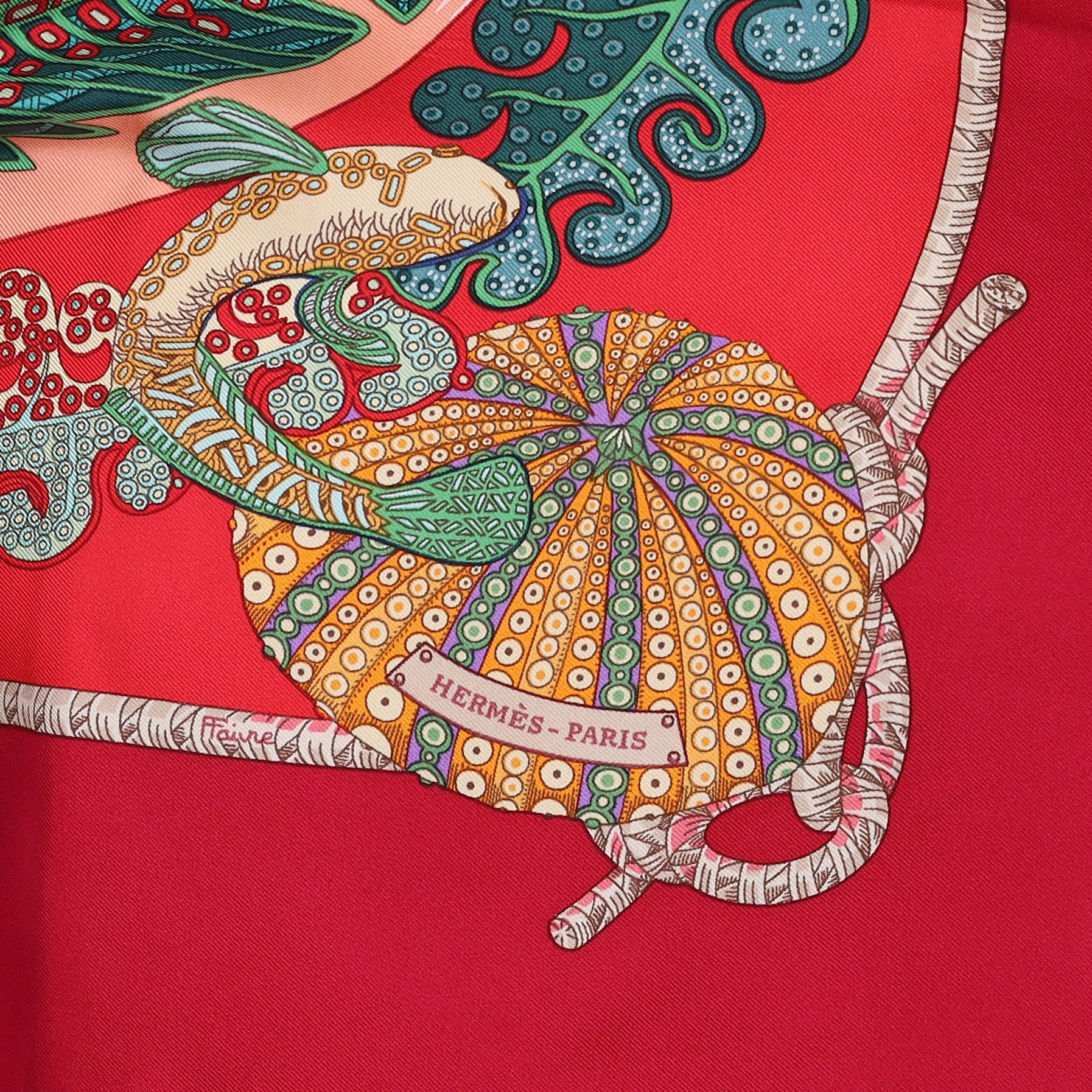 Pristine Hermès Grands Fonds Silk Scarf