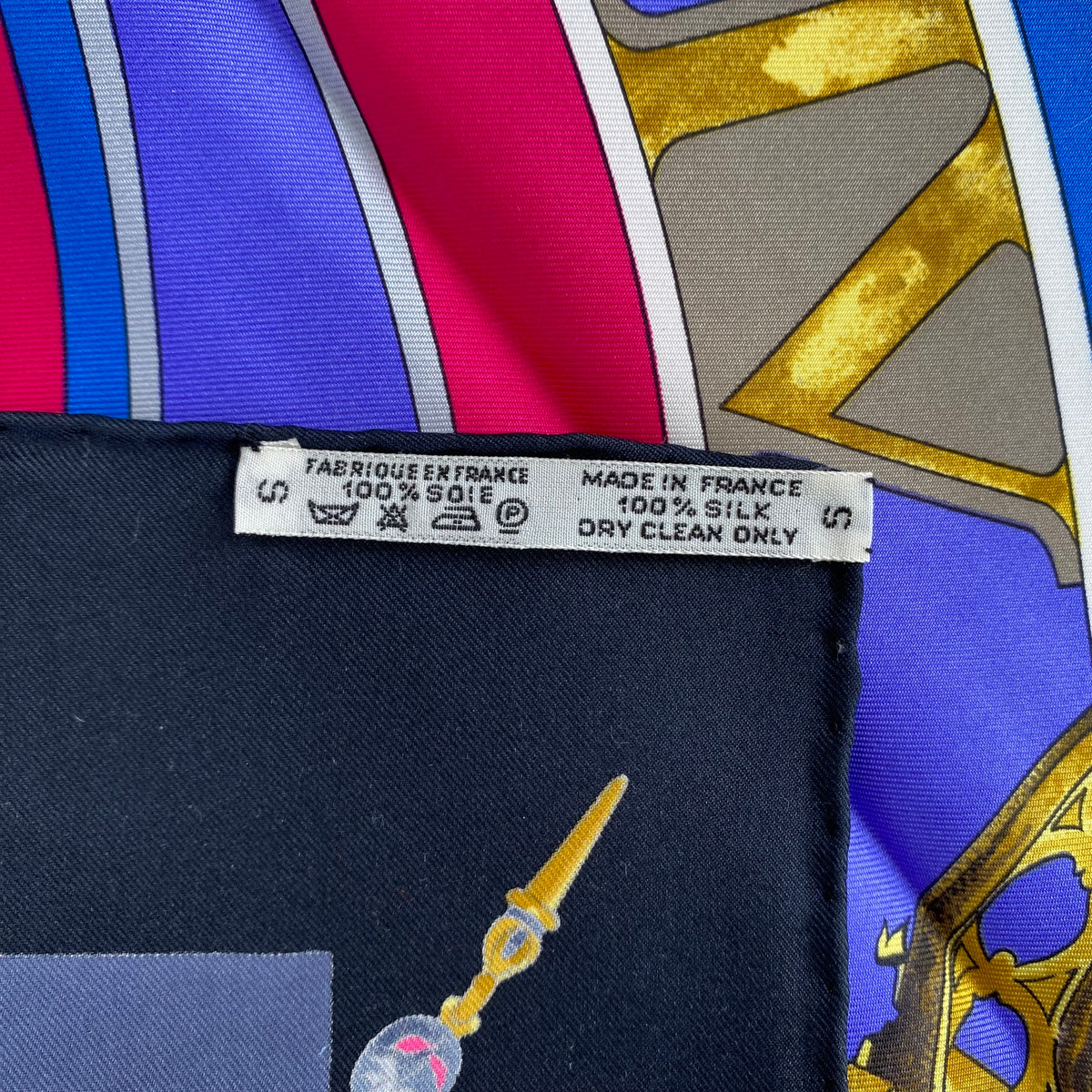 Brand New Boxed Hermès La Ronde Des Heures Silk Scarf