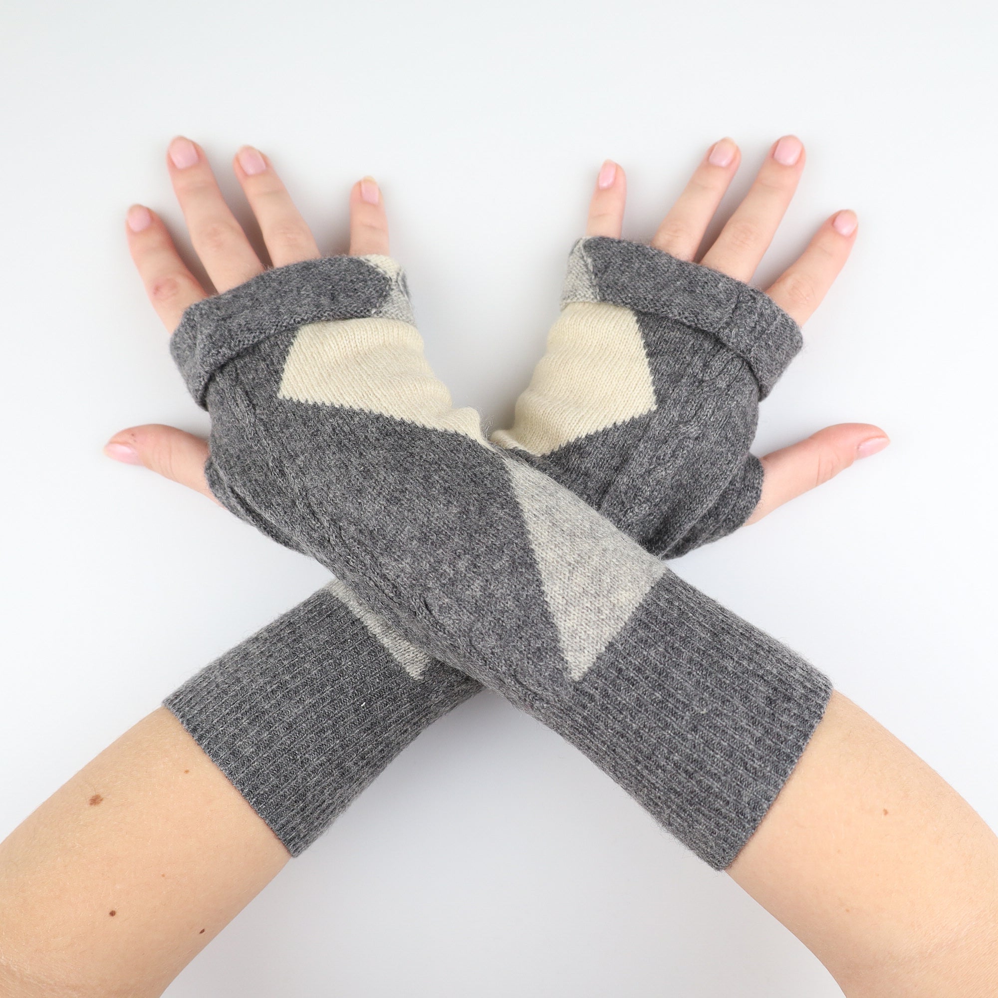 Grey and Cream Argyle Fingerless Gloves