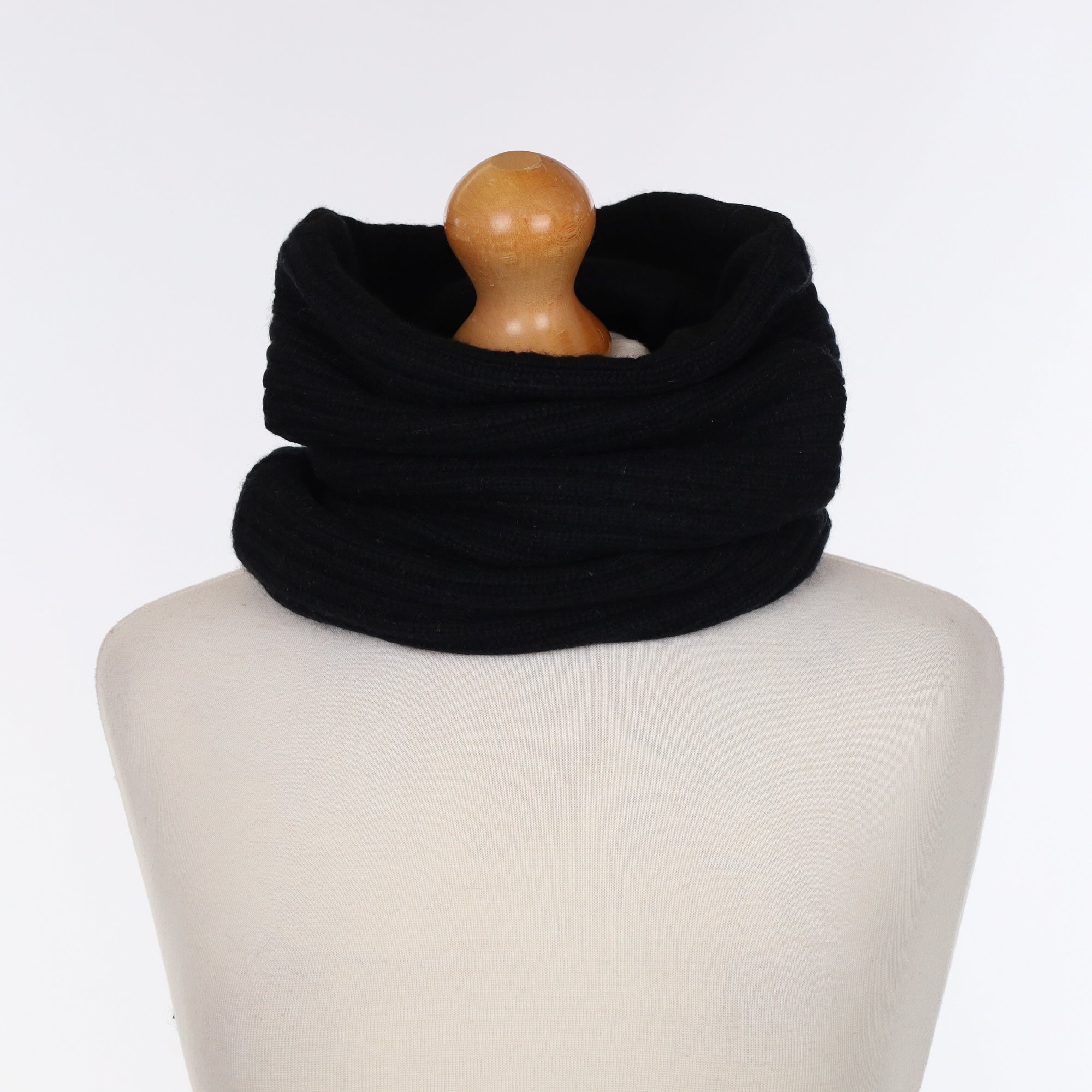 Black Chunky Ribbed Luxury Double Layered Snood