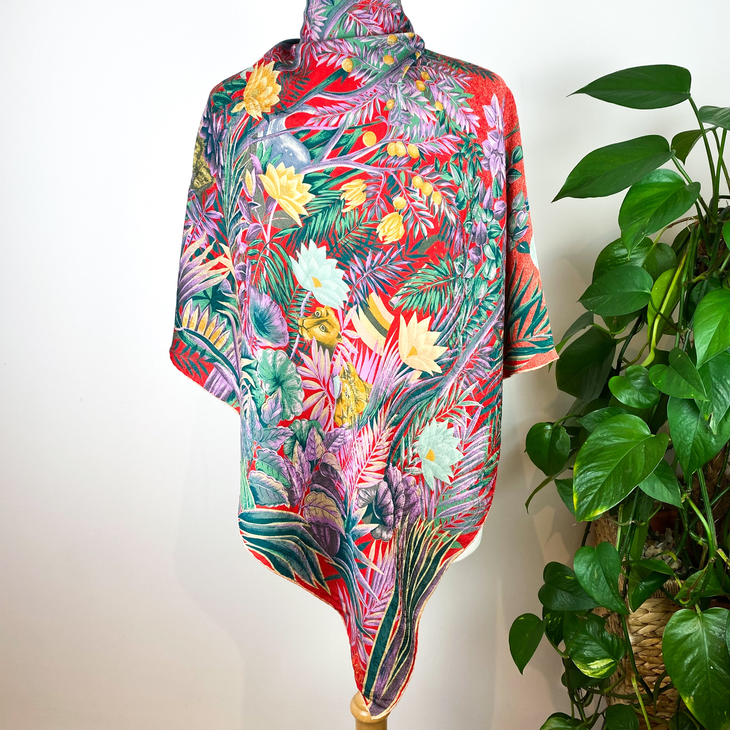 Stunning Fendi Designer Vintage Silk Scarf