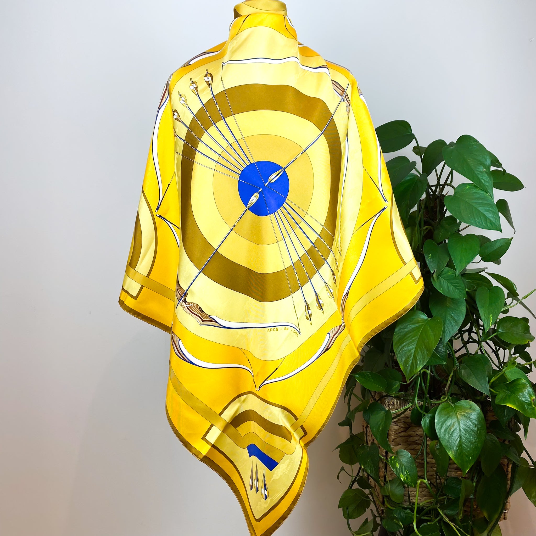 Brand New Boxed Hermes Arcs en Ciel Vintage Silk Scarf