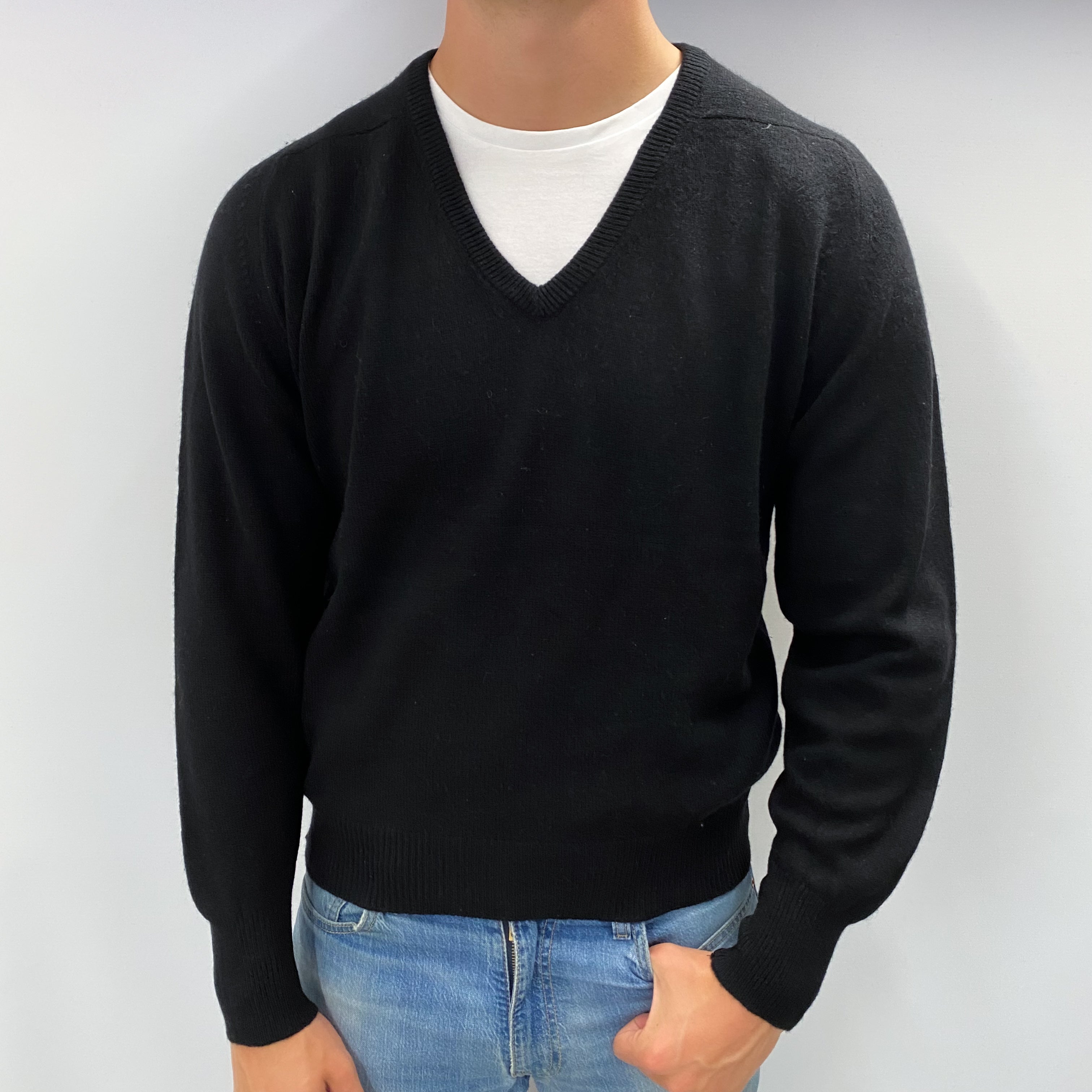 Men's Black Cashmere V Neck Jumper XL