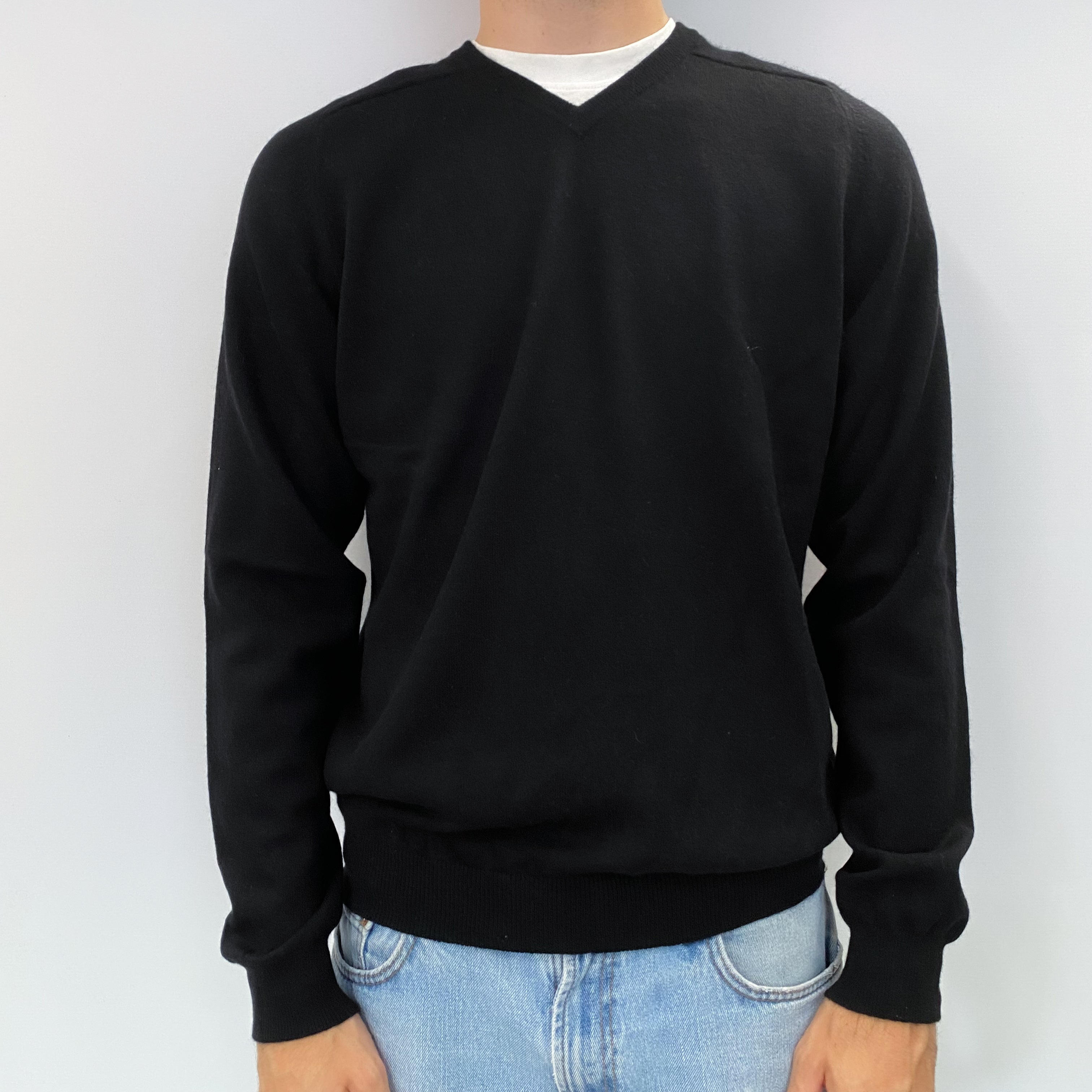 Men's Black Cashmere V Neck Jumper Large