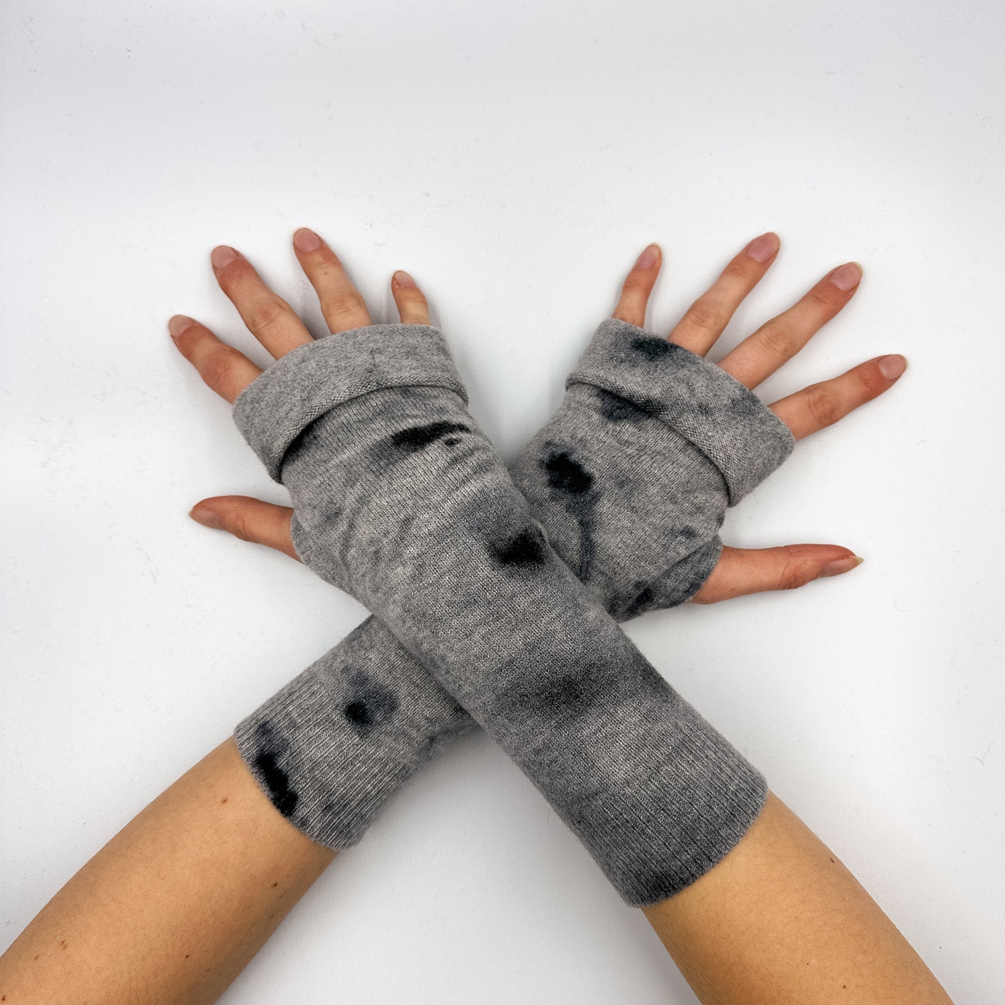 Tie Dye Grey Fingerless Gloves
