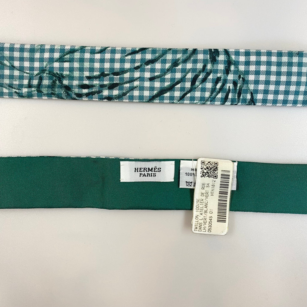 Brand New Boxed Hermès Silk Twillon