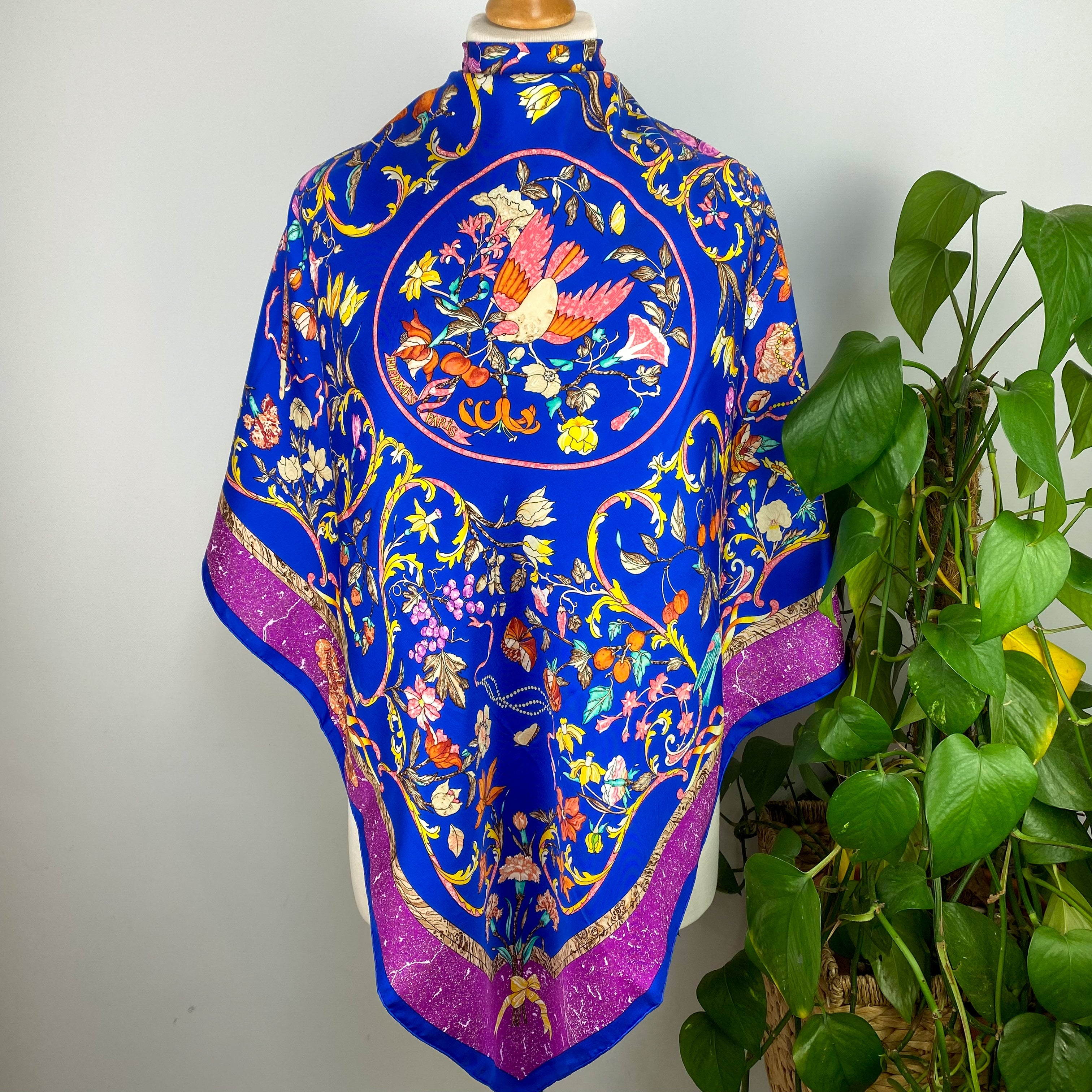 Boxed Hermès Pierres d’Orient Et d’Occident Silk Scarf