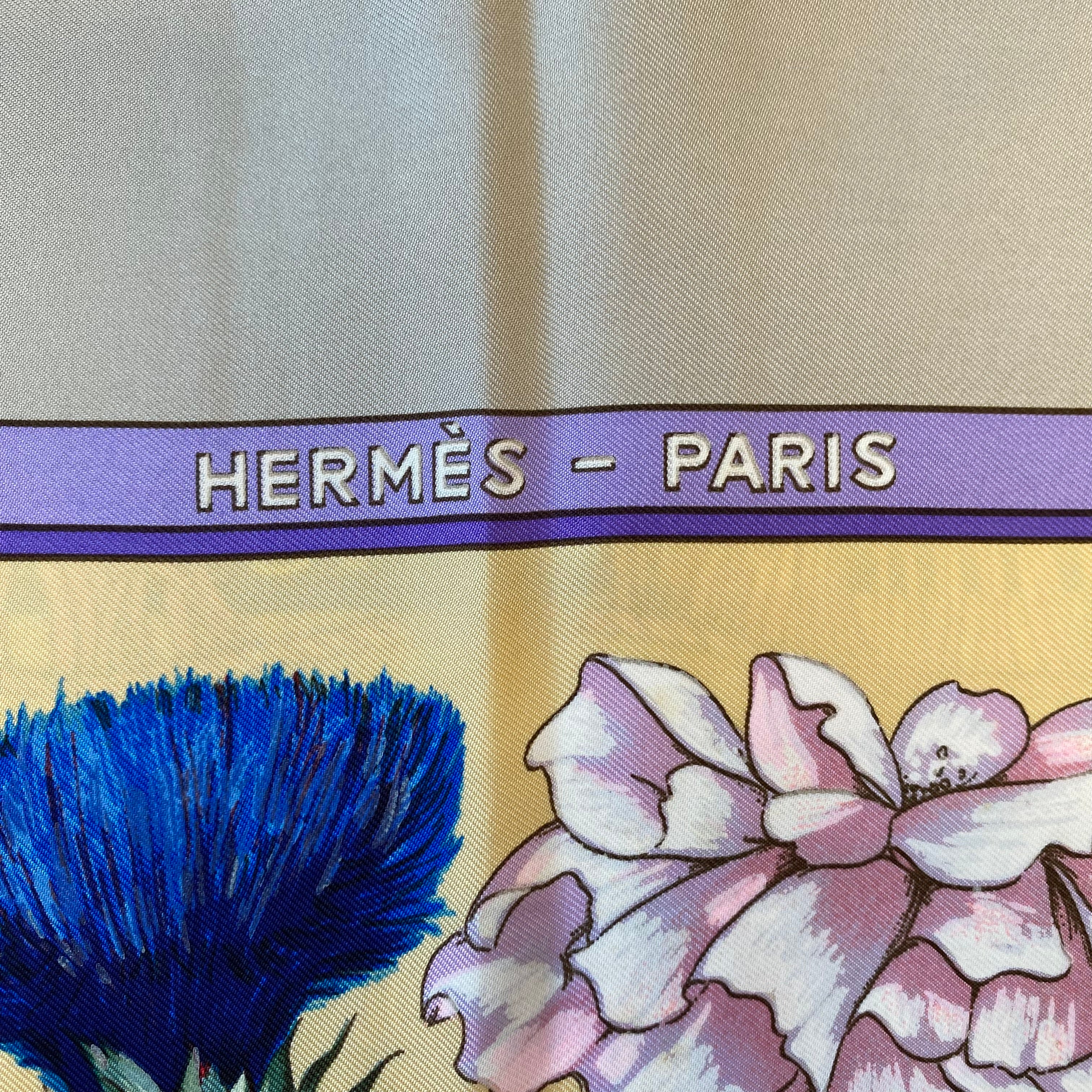 Hermès Regina Designer Silk Scarf