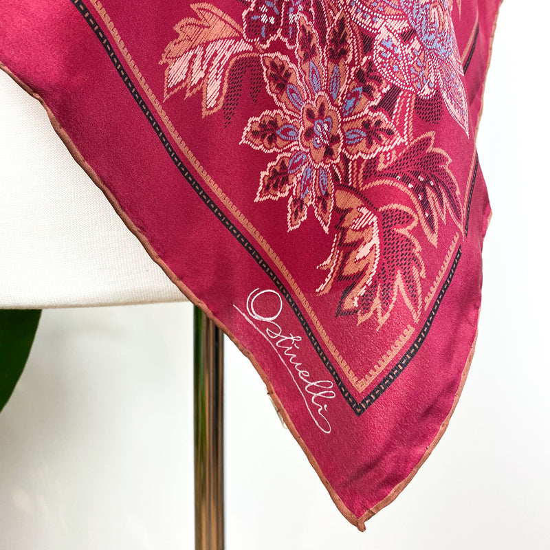 Foulard En Soie OSTINELLI Vintage - Dimensions 75 X 78 Cm - Couleur Beige - Occasion