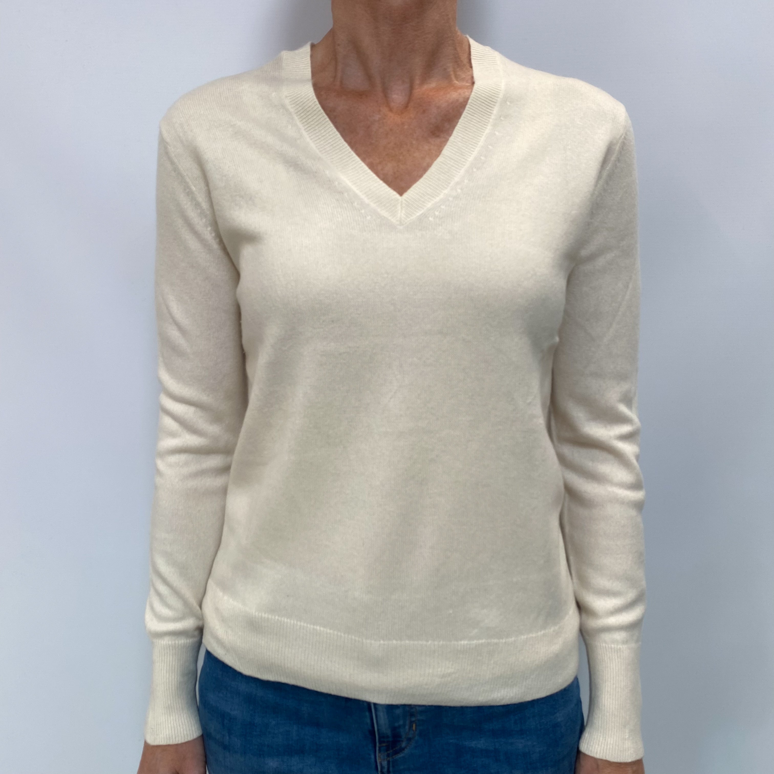 Vanilla Cream Cashmere V Neck Jumper Small