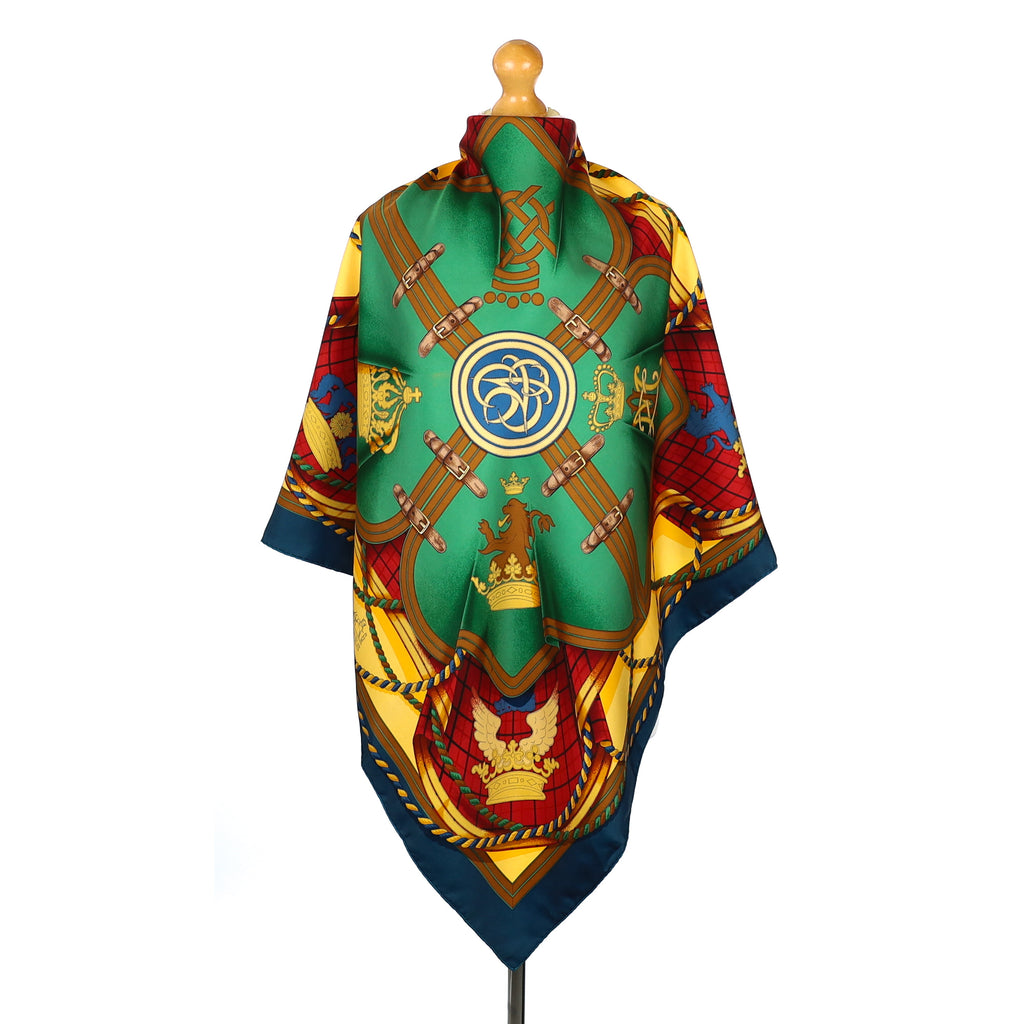 Pristine Hermès Grande Tenue Silk Scarf