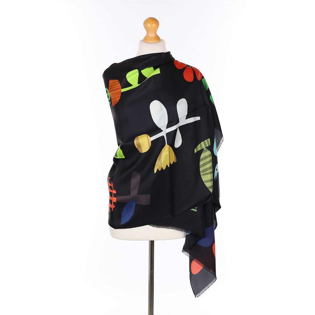 Brand New Italian Bold Floral Design Silk Wrap