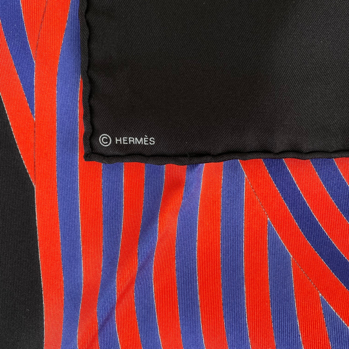 Brand New Boxed Hermès Maillons de Joel Stein Silk Scarf