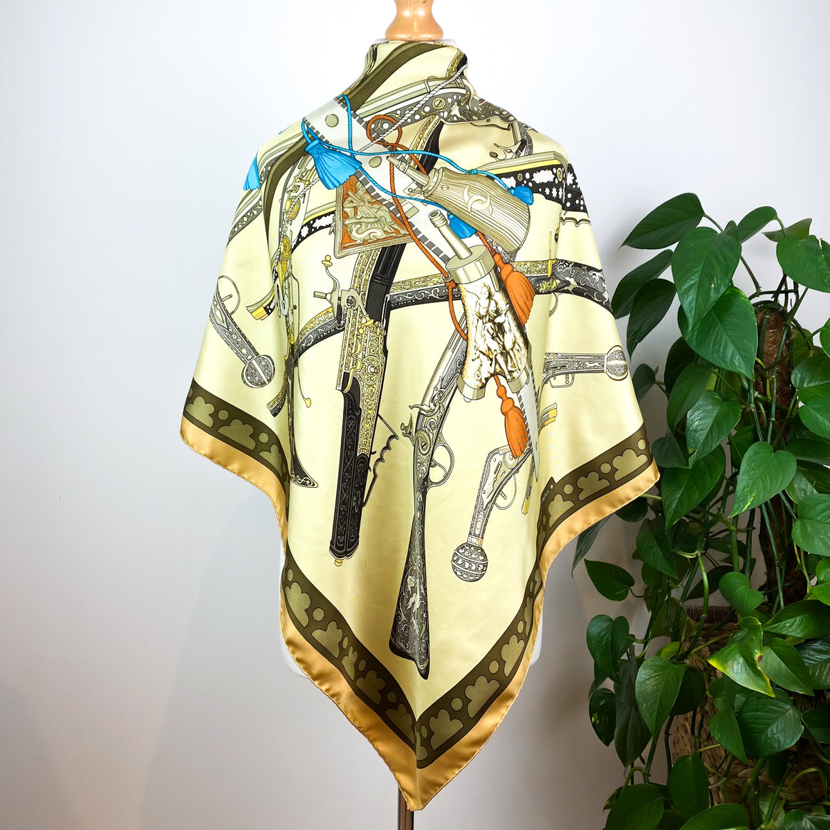 Boxed Hermes 1972 Diane Vintage Silk Scarf
