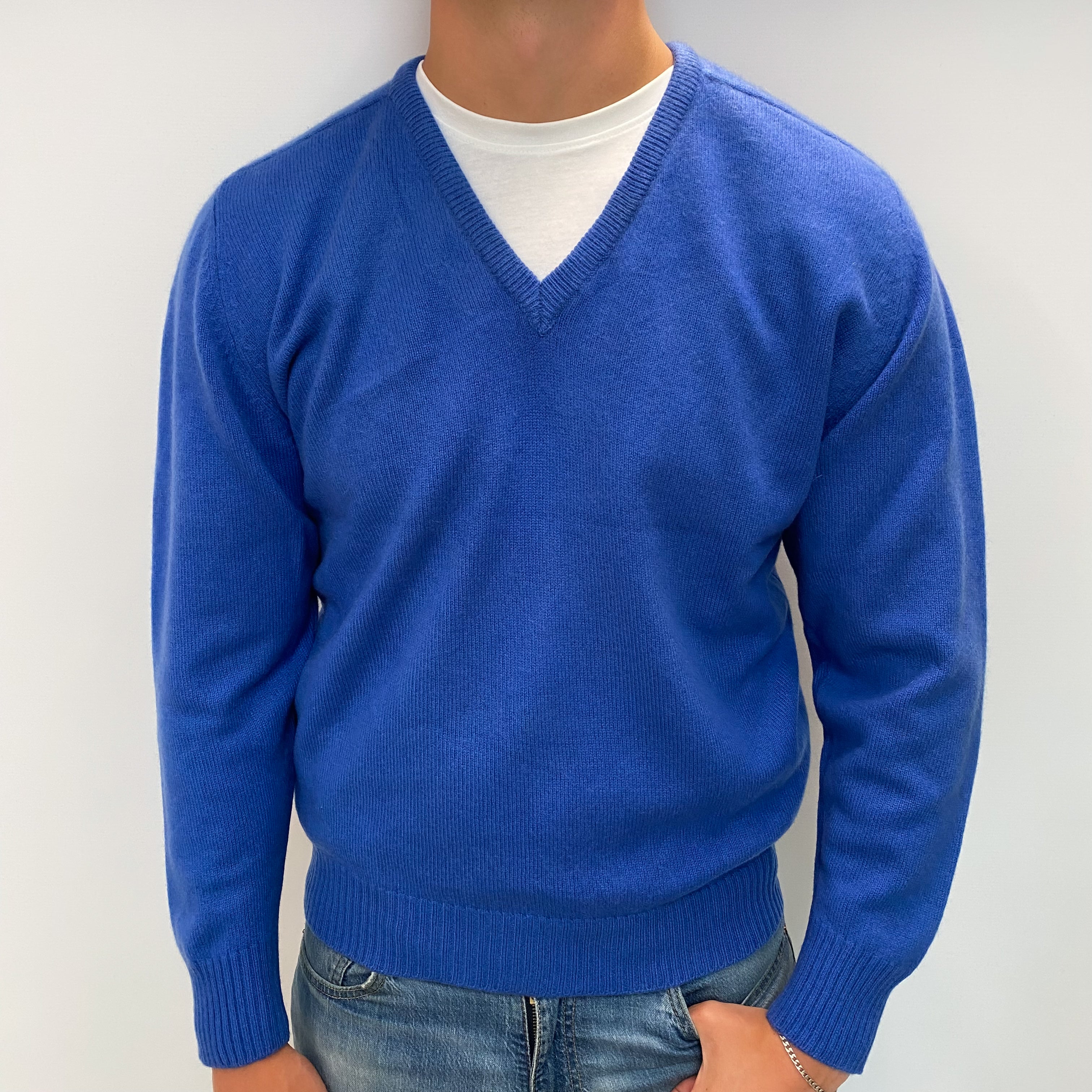 Men's Scottish Azure Blue Cashmere V Neck Jumper XXL
