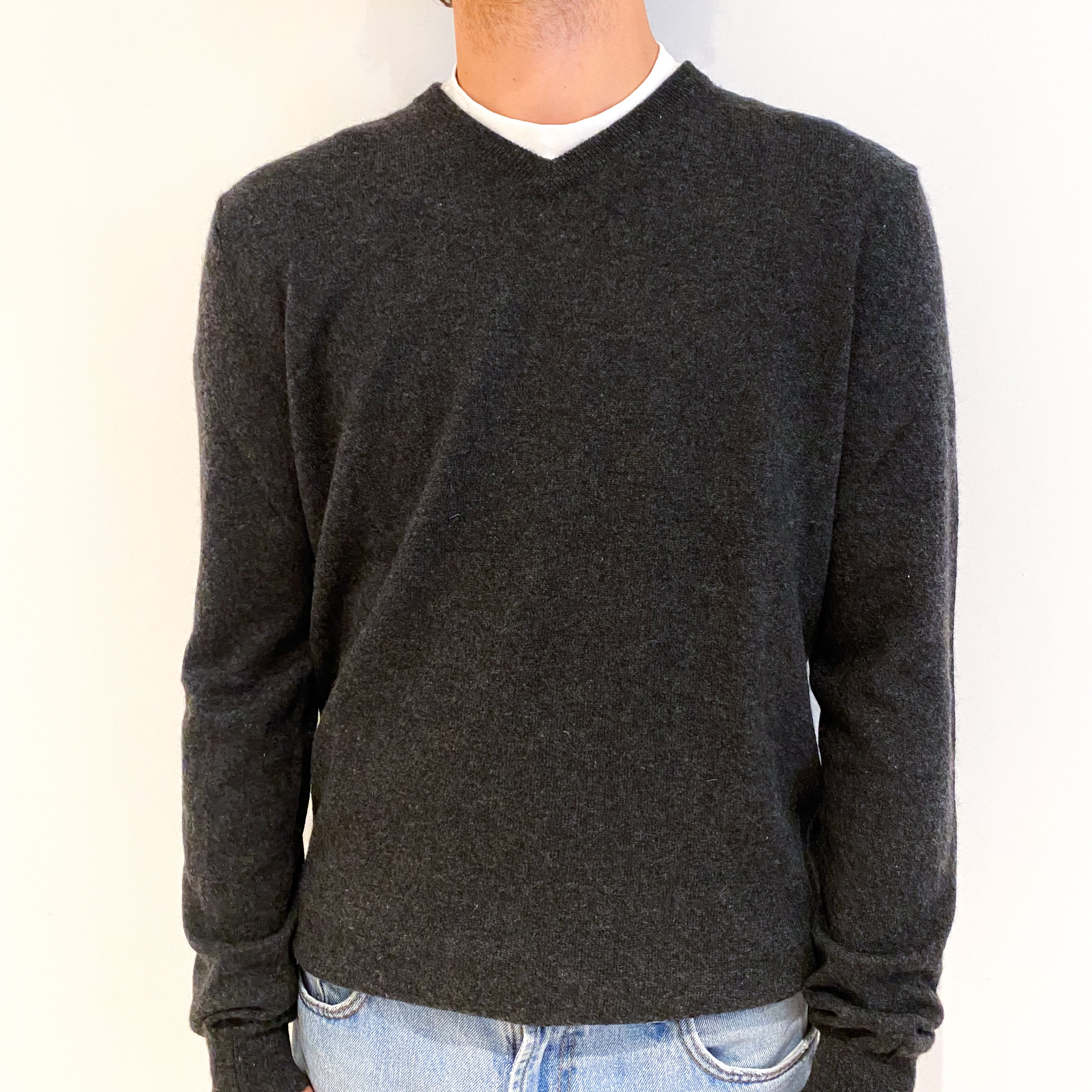 Men's Charcoal Grey Cashmere V-Neck Jumper Large