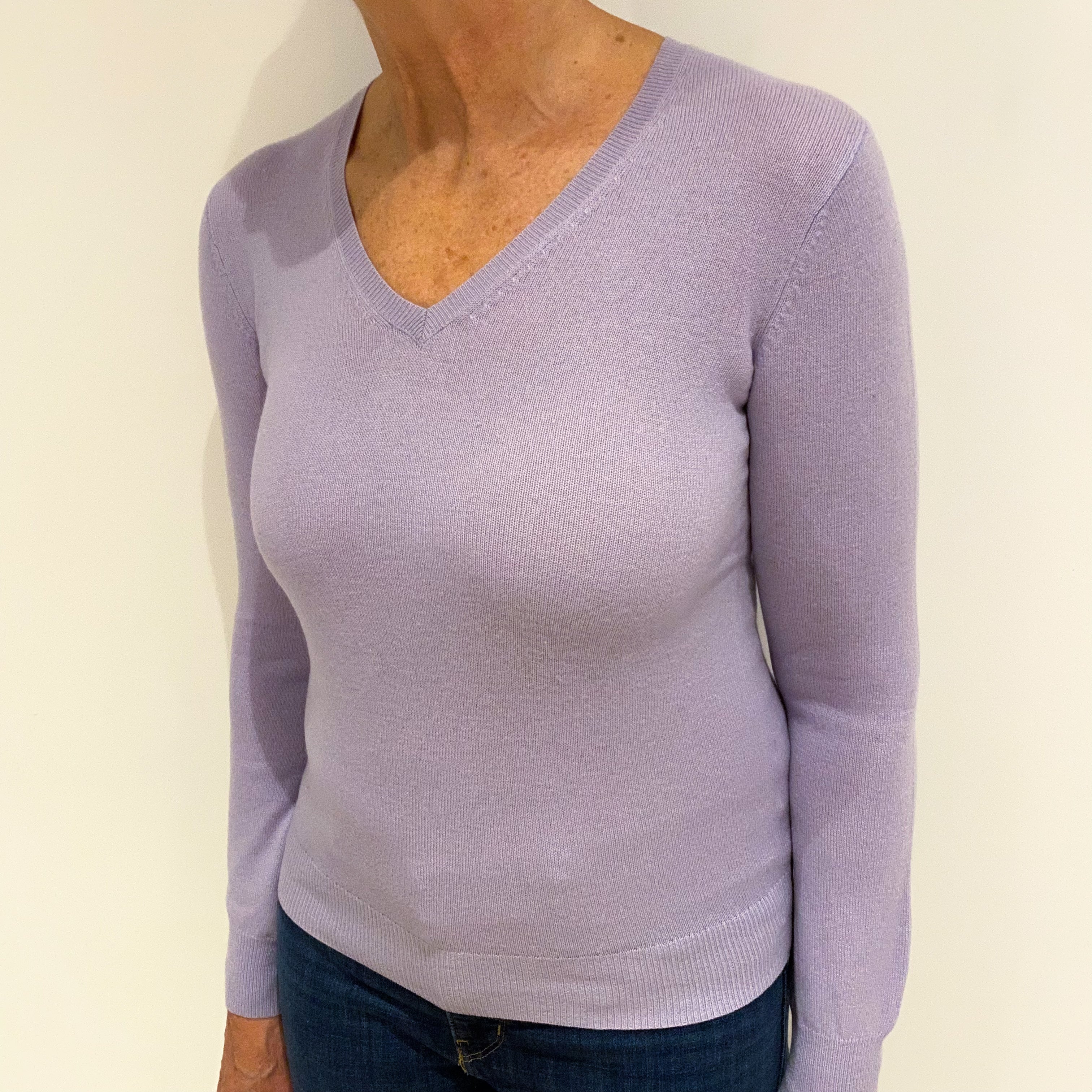 Pale Lavender Purple Lightweight Cashmere V Neck Jumper Medium