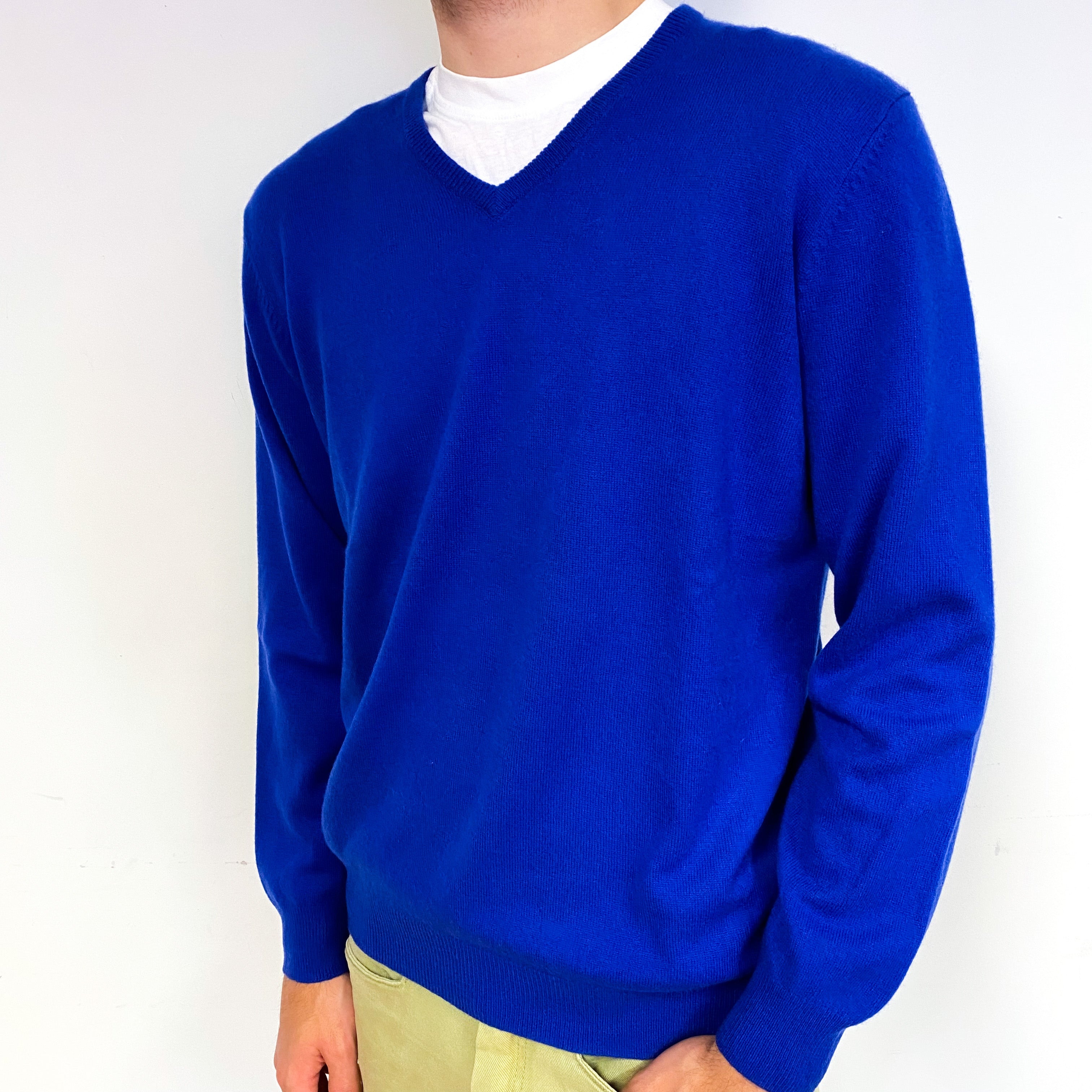 Men's Indigo Blue Cashmere V-Neck Jumper Large