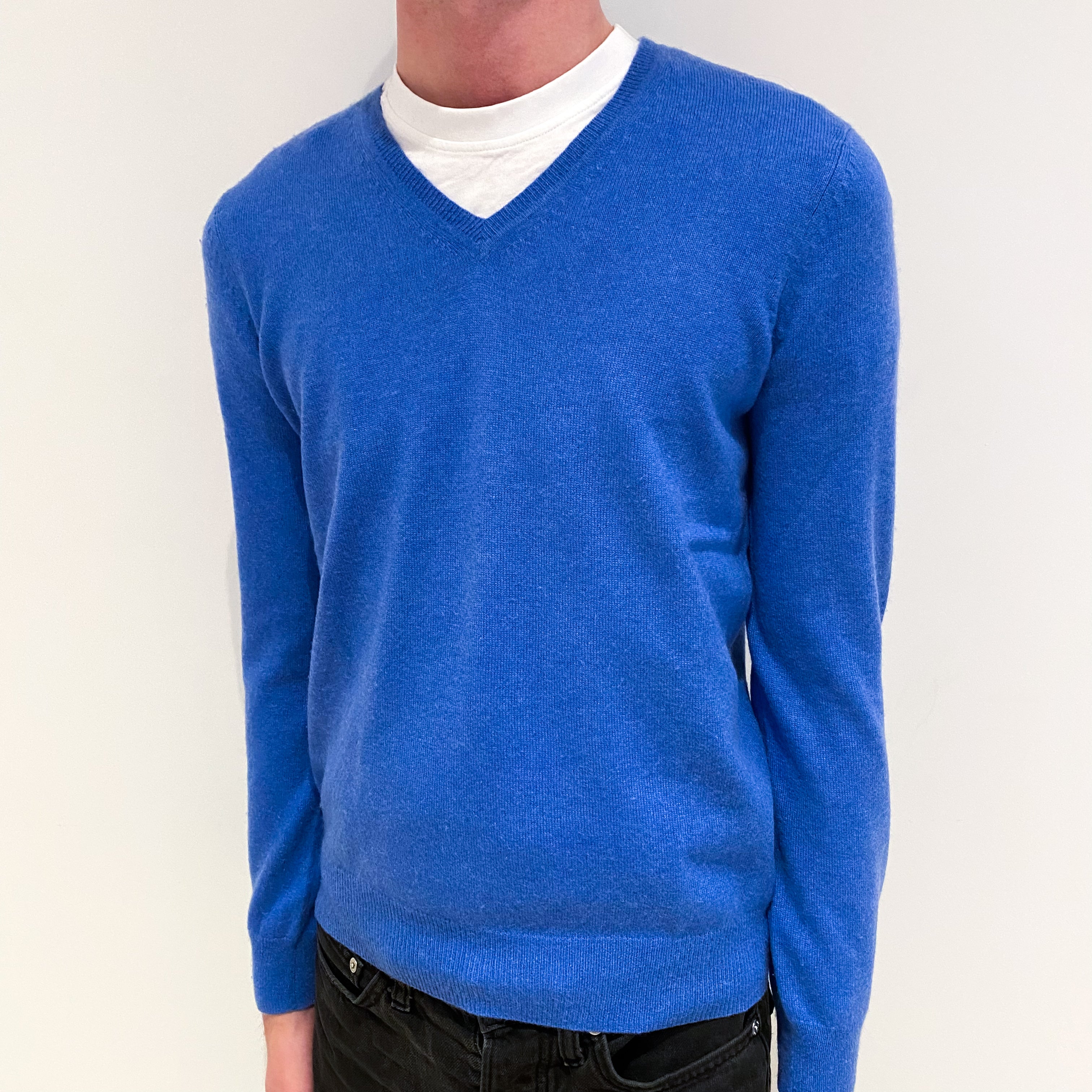 Men's Tanzanite Blue Cashmere V-Neck Jumper Small