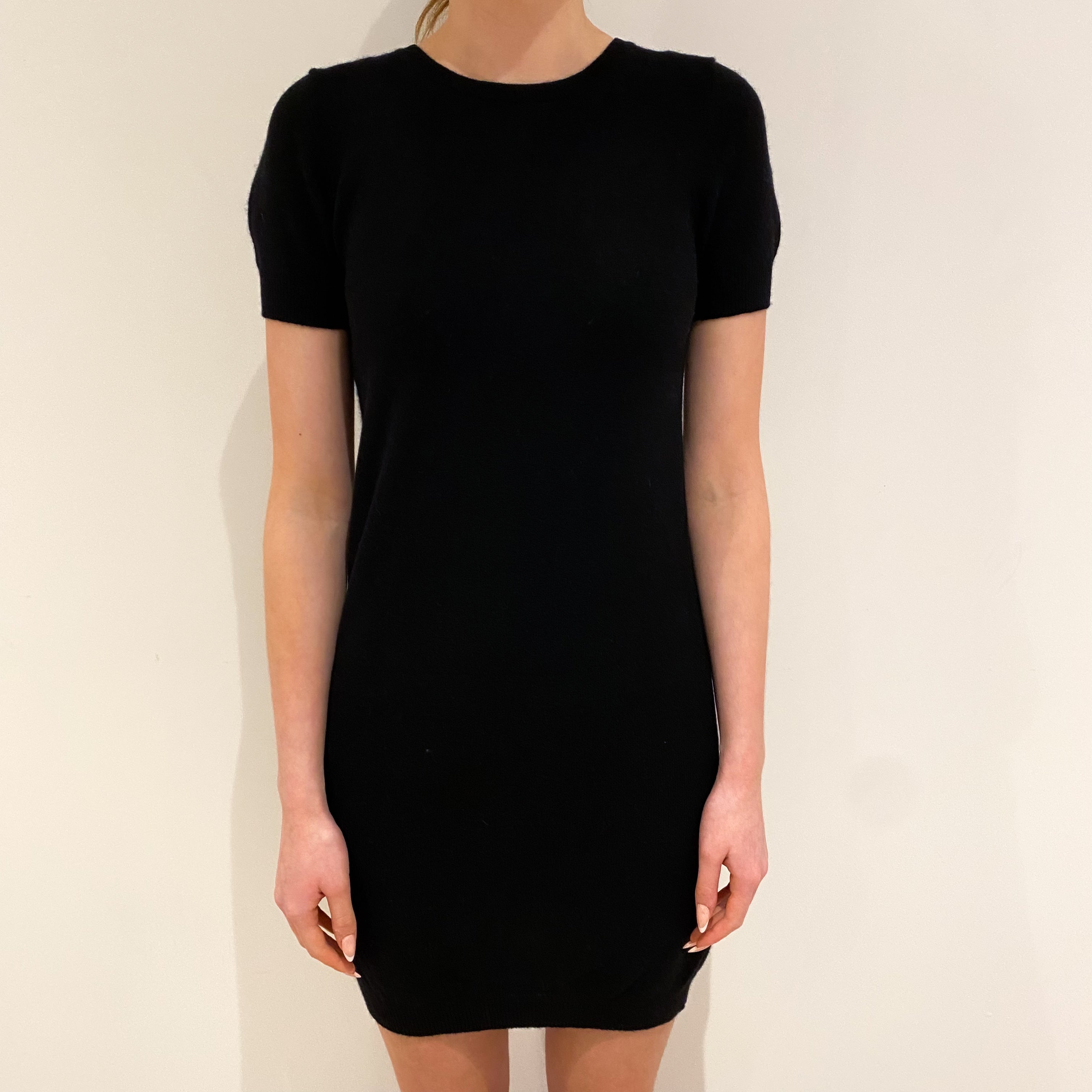 Black Cashmere Short Sleeved Crew Neck Dress Extra Small