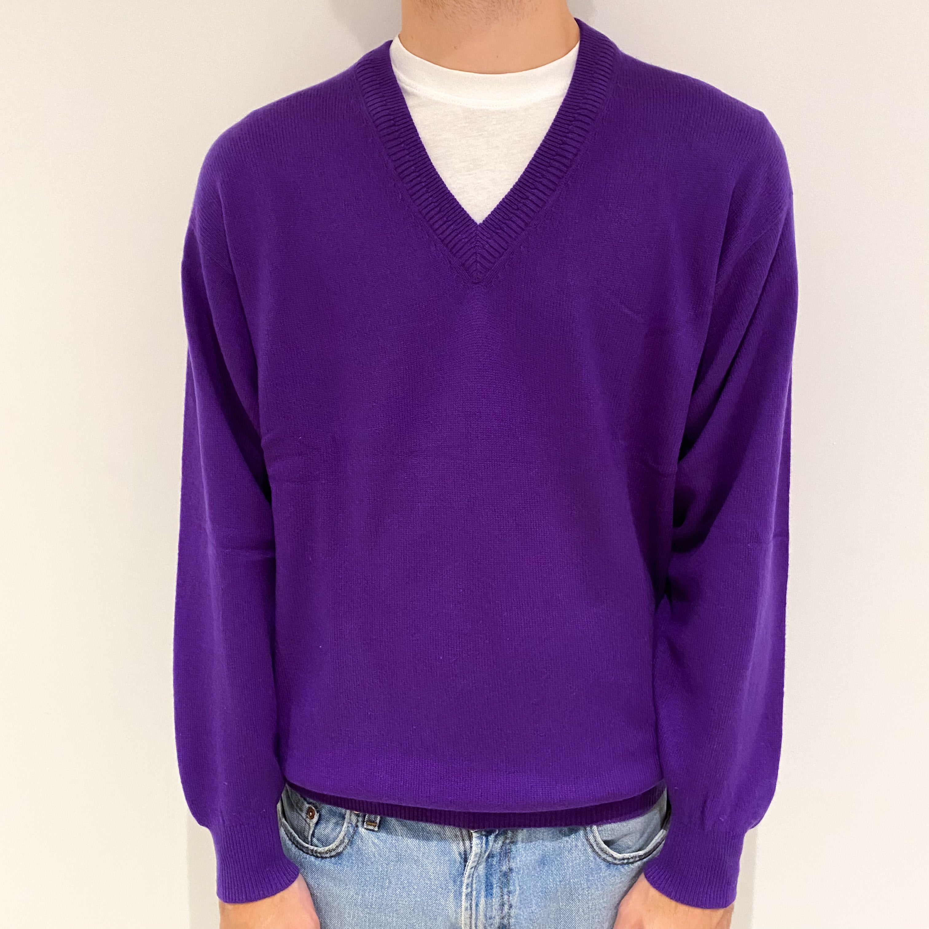 Men's Vintage Pansy Purple Cashmere V Neck Jumper Large
