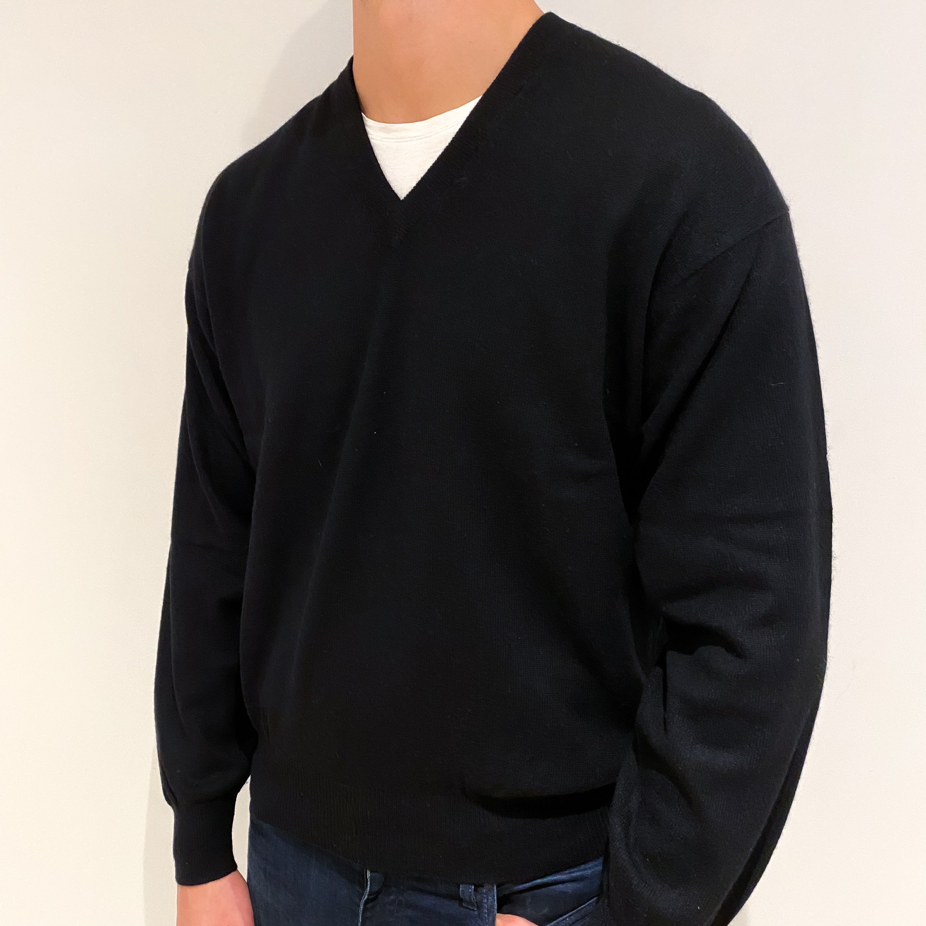 Men's Black Cashmere V-Neck Jumper Extra Large