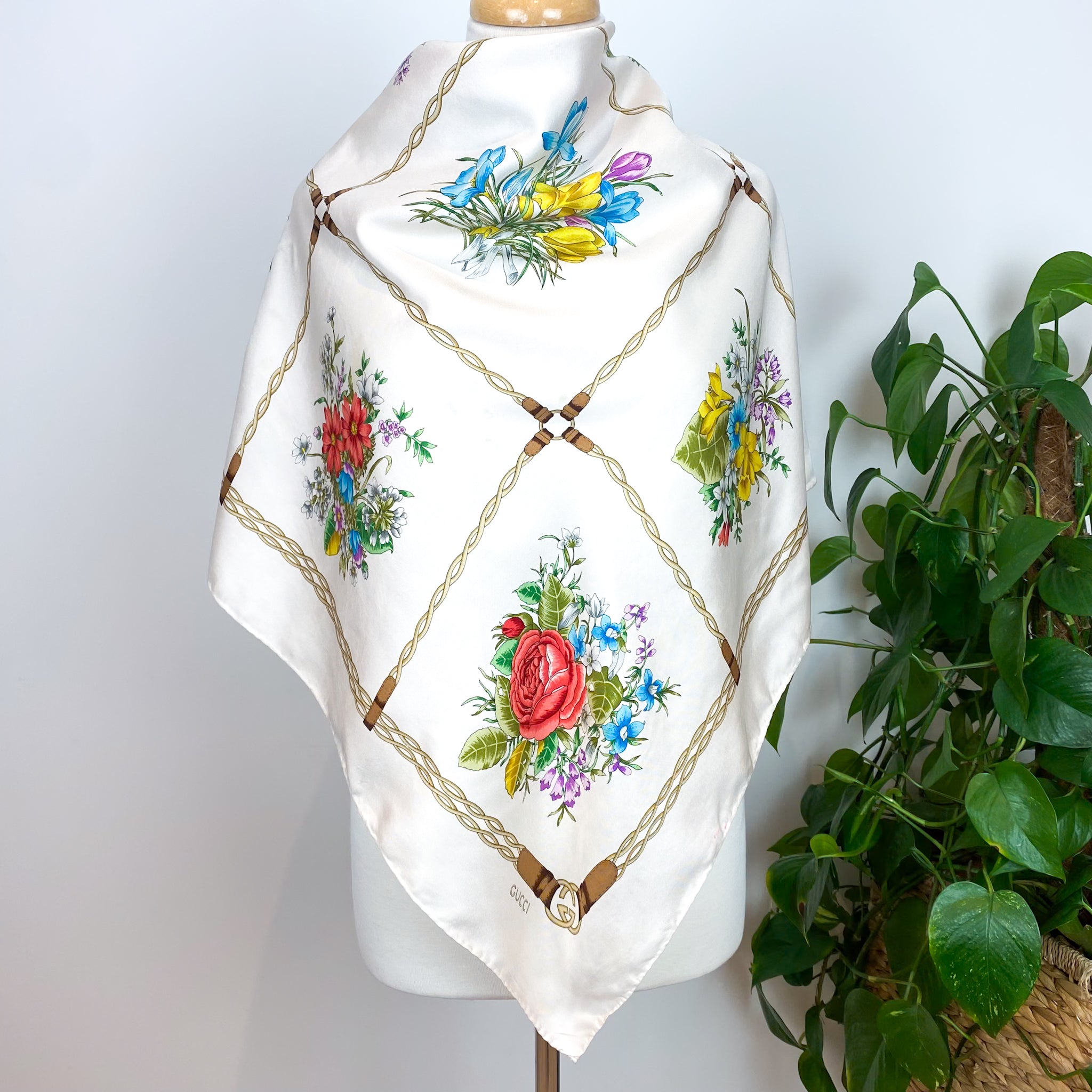 Large Gucci Floral Vintage Silk Scarf