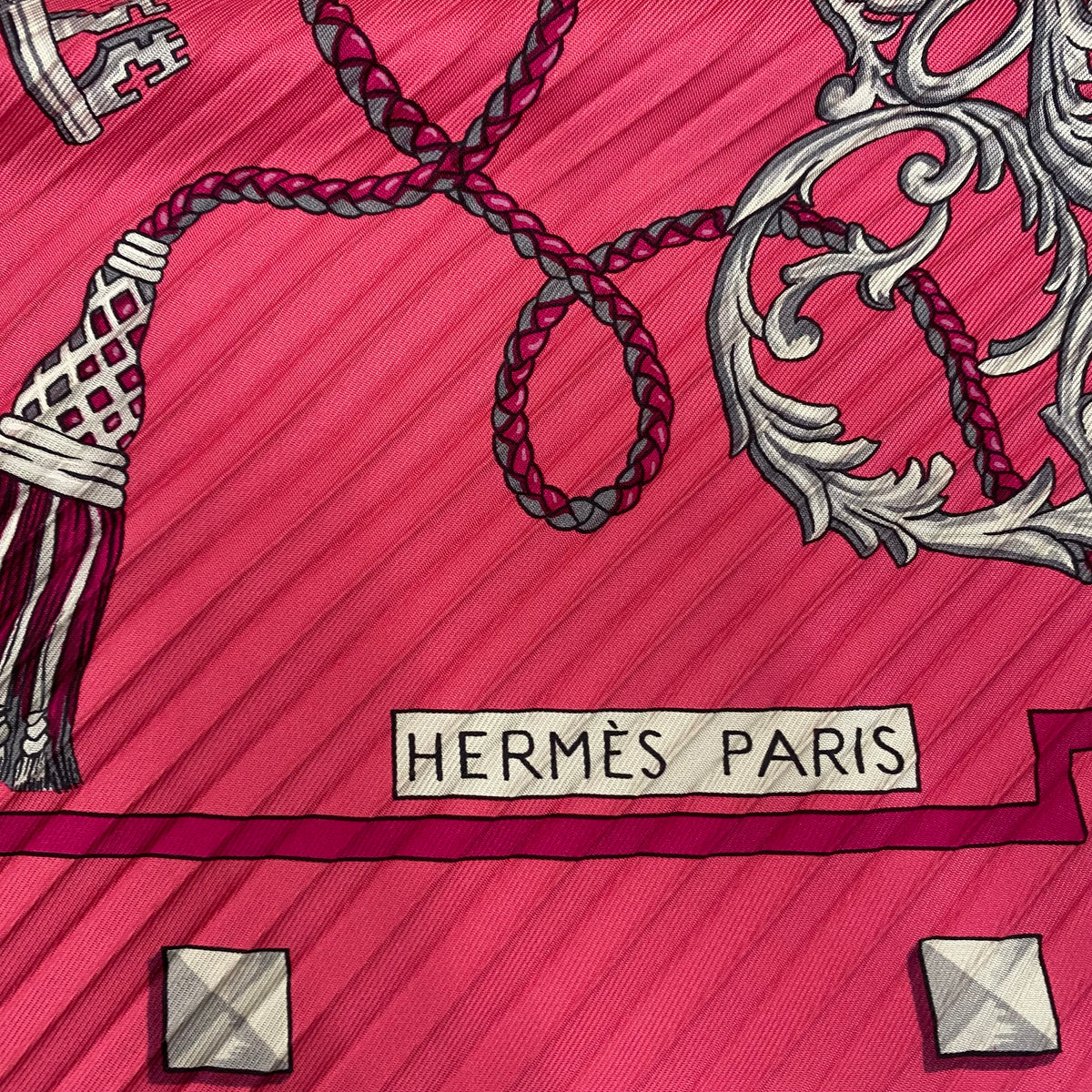 Pristine Hermès Les Clefs Silk Plisse Scarf