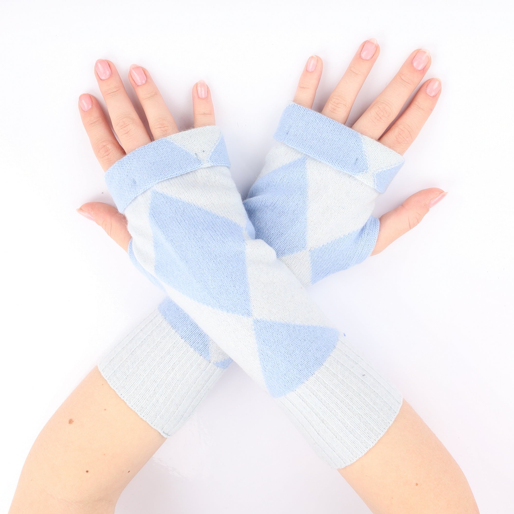Baby Blue Diamond Patterned Fingerless Glove