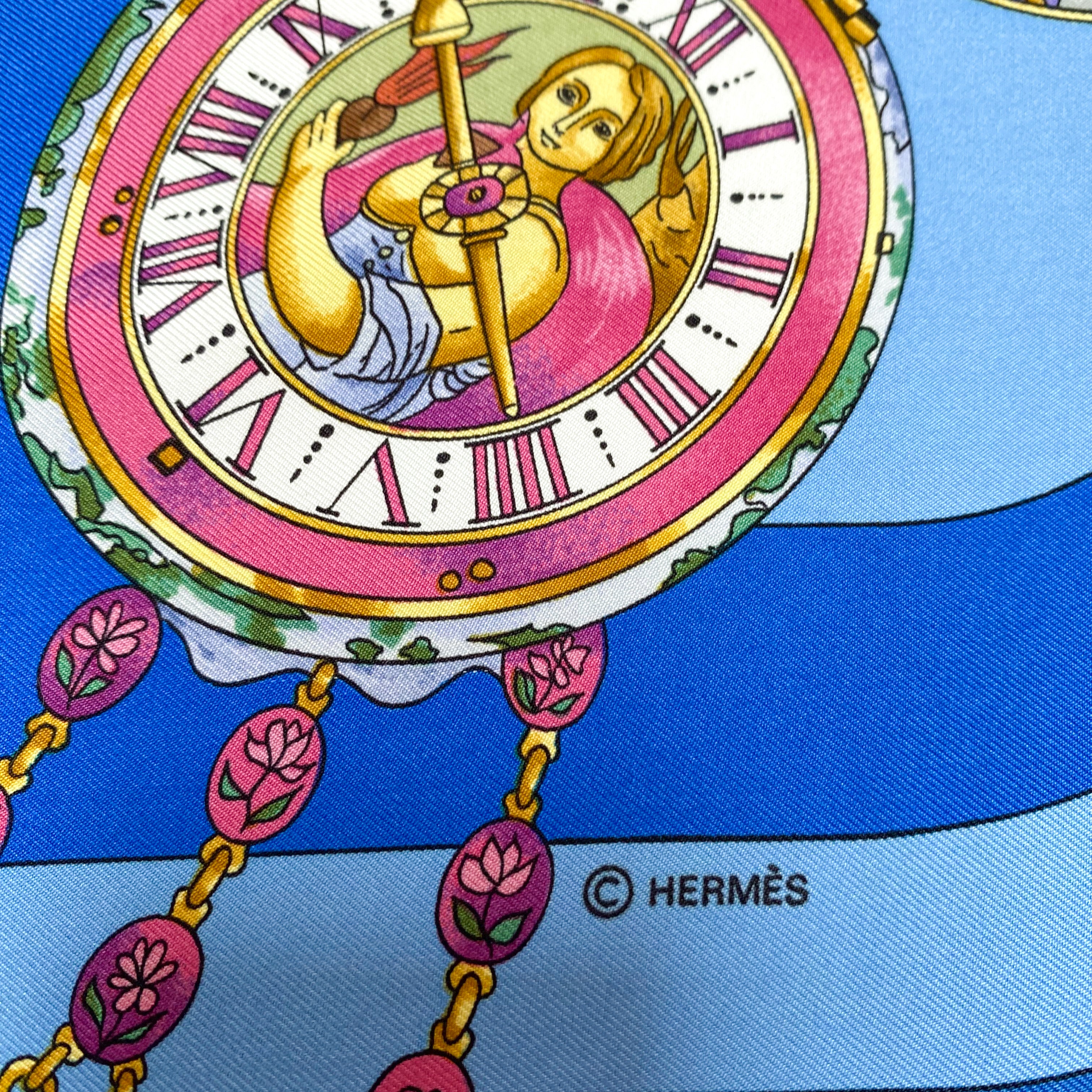 Boxed Hermès Parmi Les Fleurs je Compte Les Heures Silk Scarf