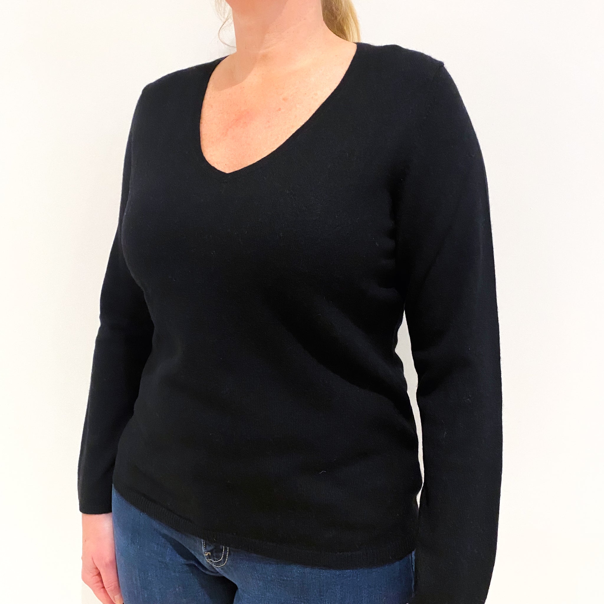 Black Cashmere V-Neck Jumper Large