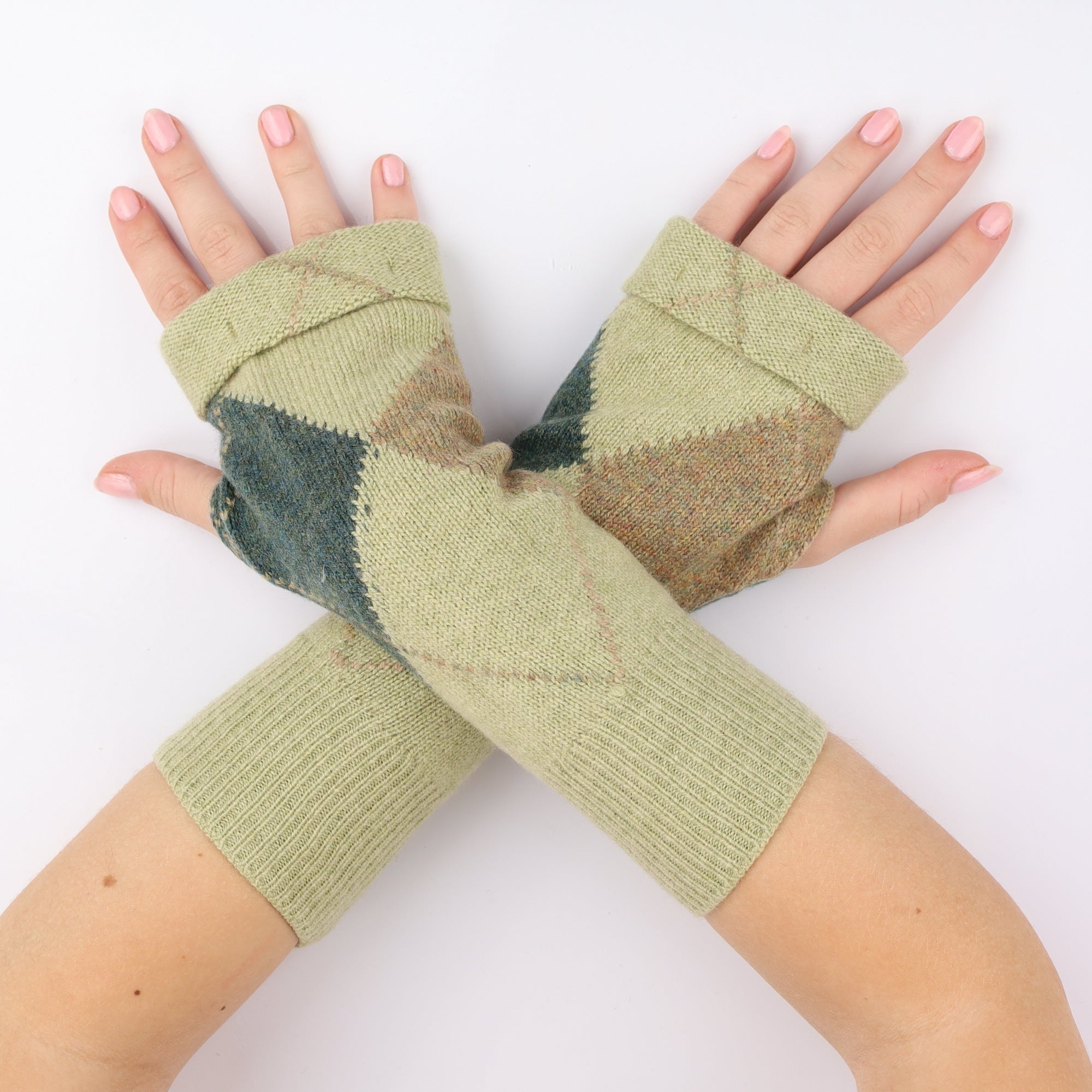 Green Diamond Patterned Fingerless Gloves