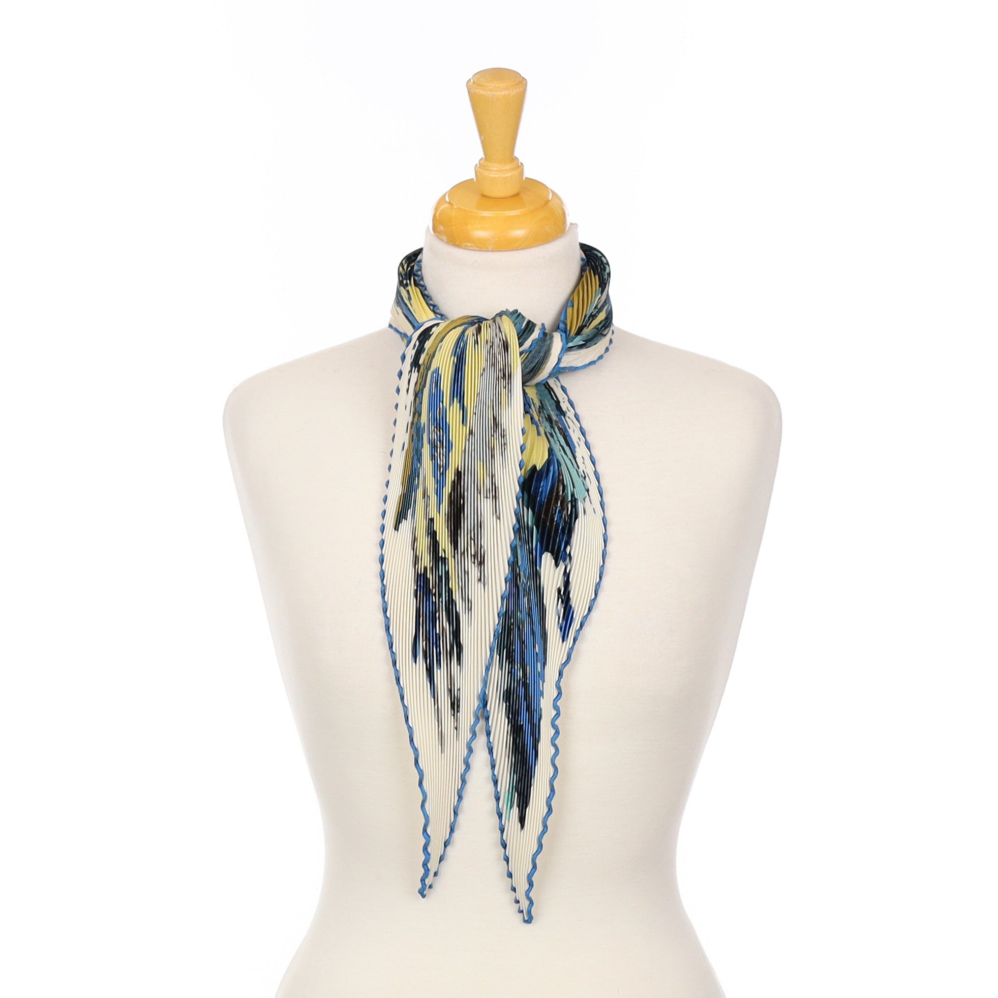 Hermès Boxed Pierre Lot l’Âme Voyageuse Plissè Silk Scarf