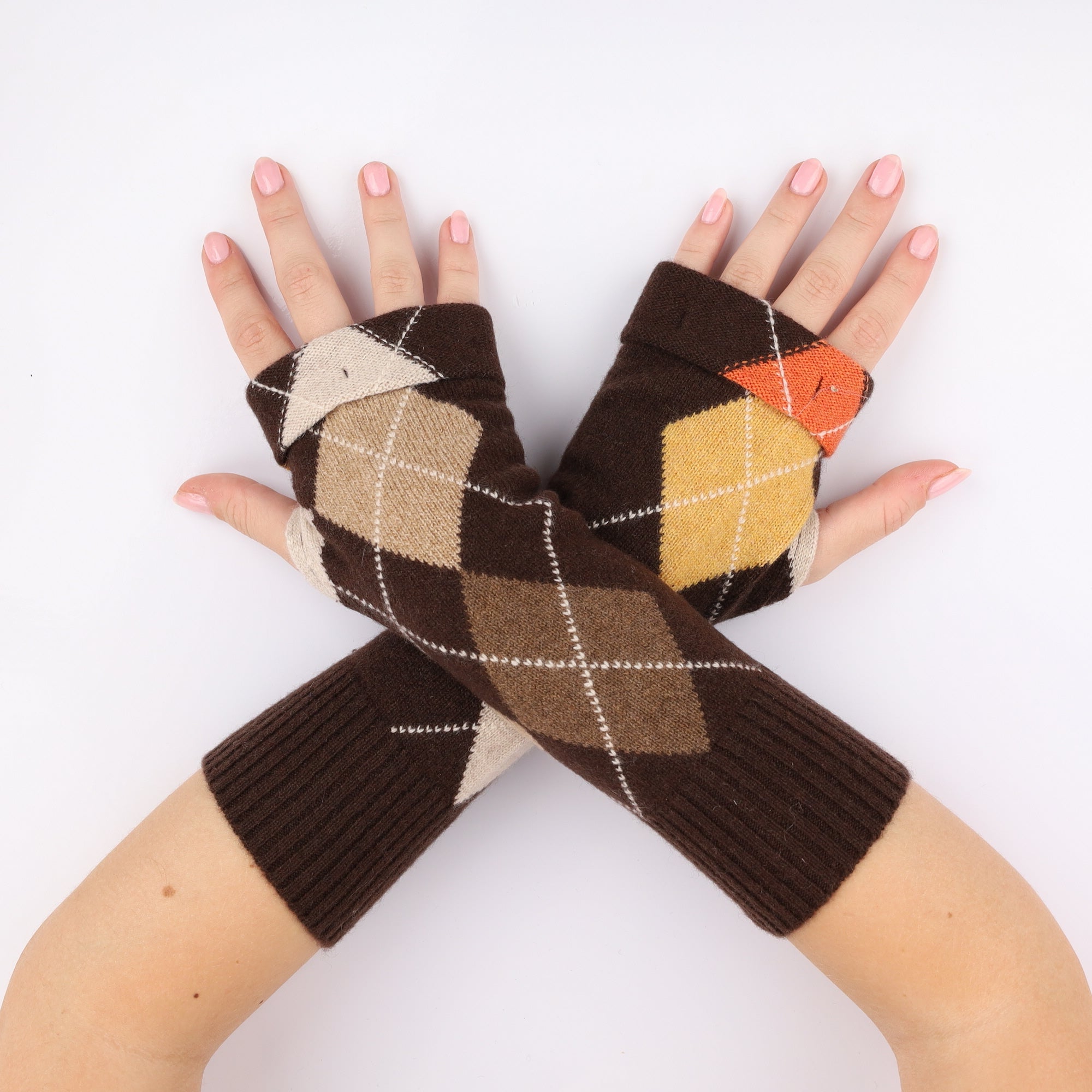 Brown Diamond Patterned Fingerless Gloves