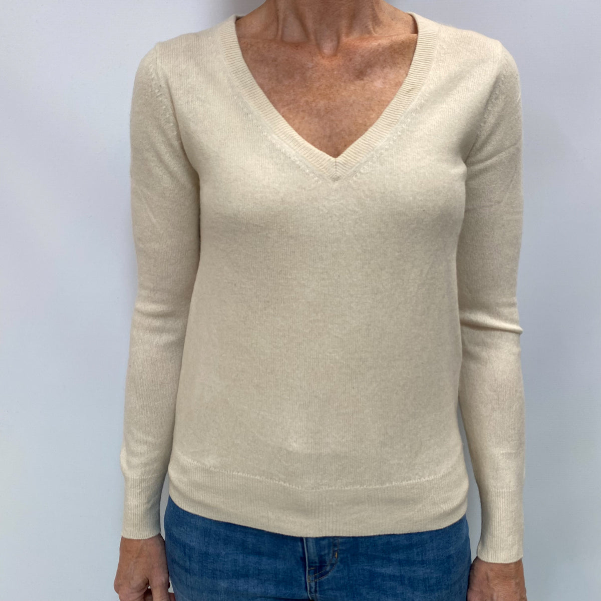 Vanilla Cream Cashmere V Neck Jumper Small