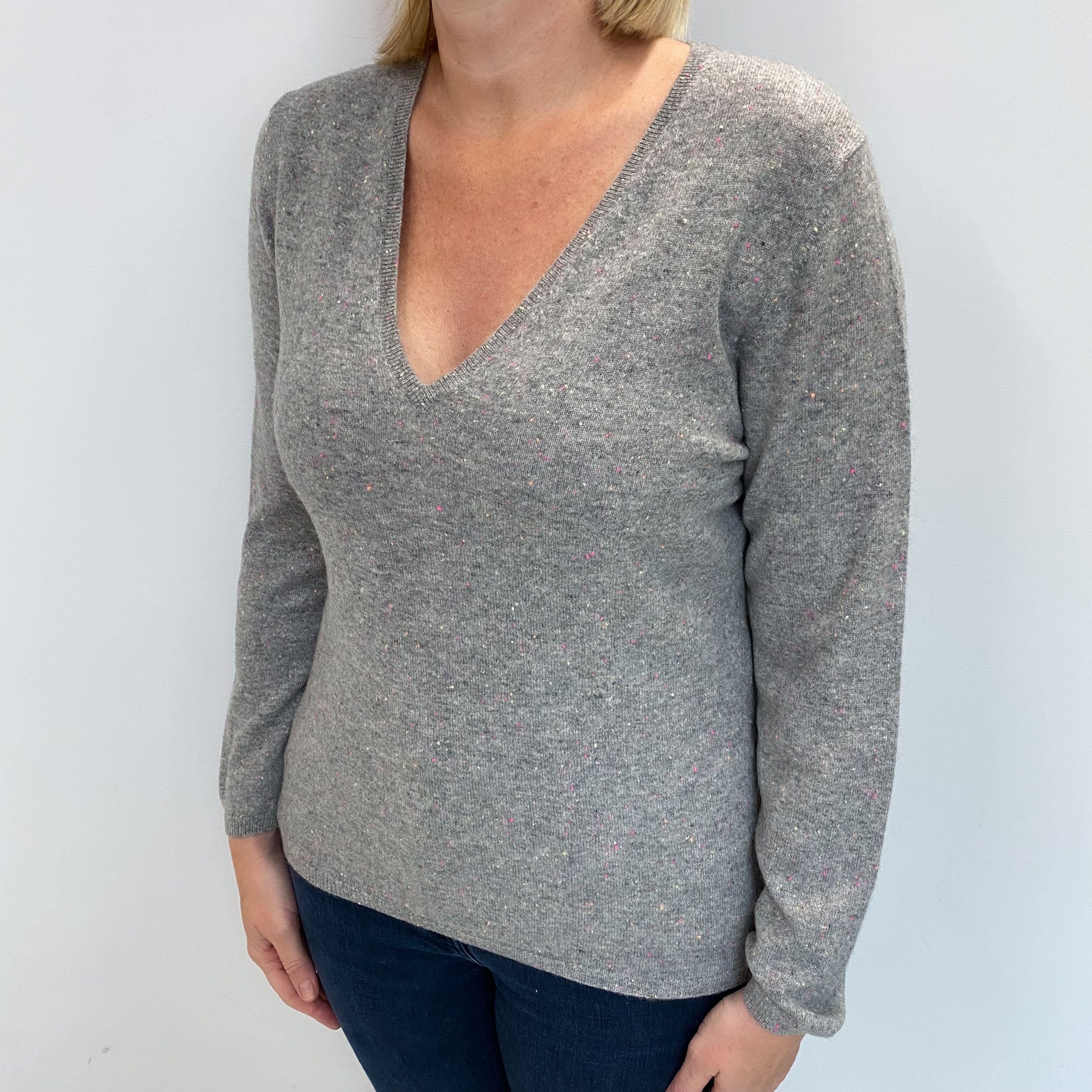 Scottish Ash Grey Flecked Cashmere V Neck Jumper Large