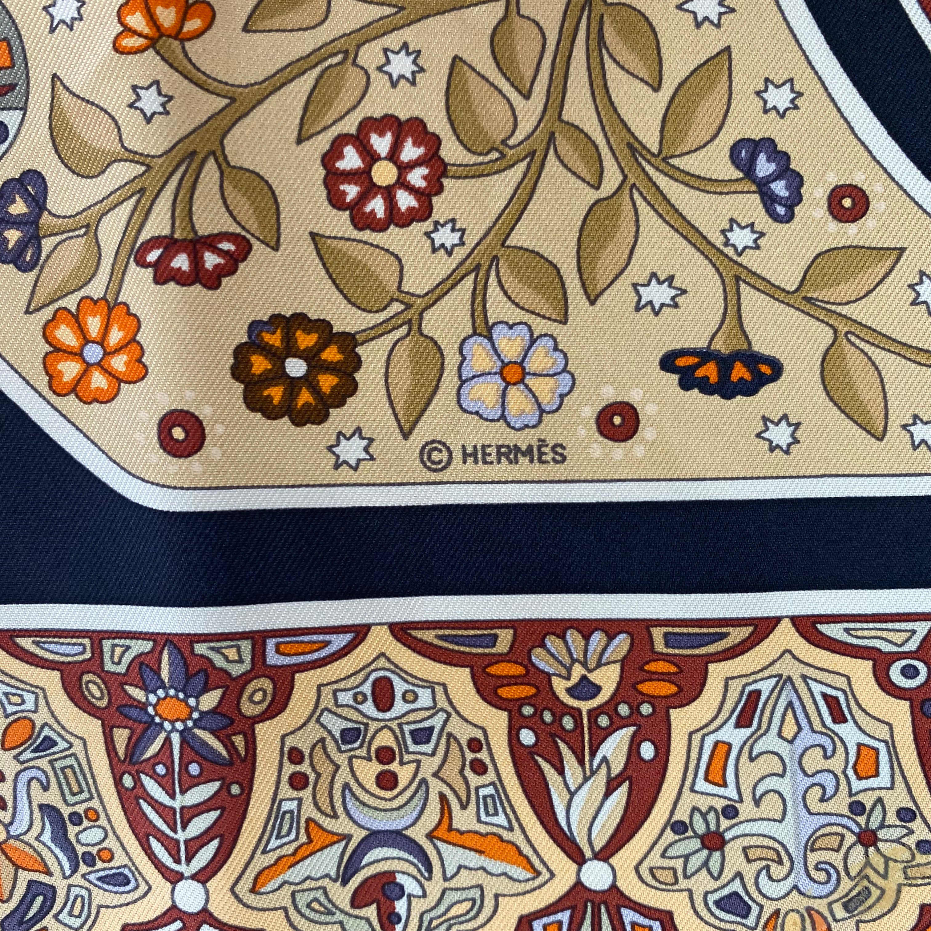 Brand New Boxed Hermès Aux Portes du Palais Silk Scarf