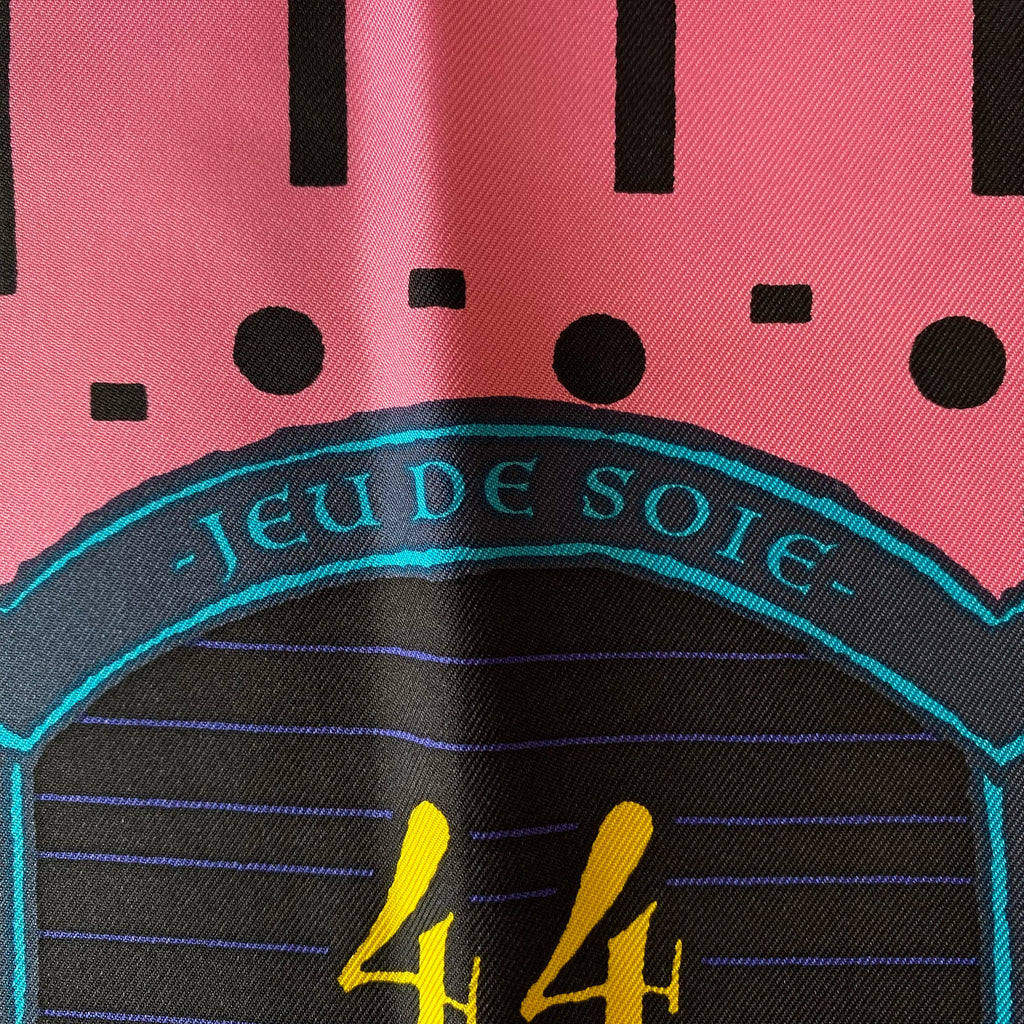 Pristine Boxed Hermès Jeu de Soie Silk Scarf Rare