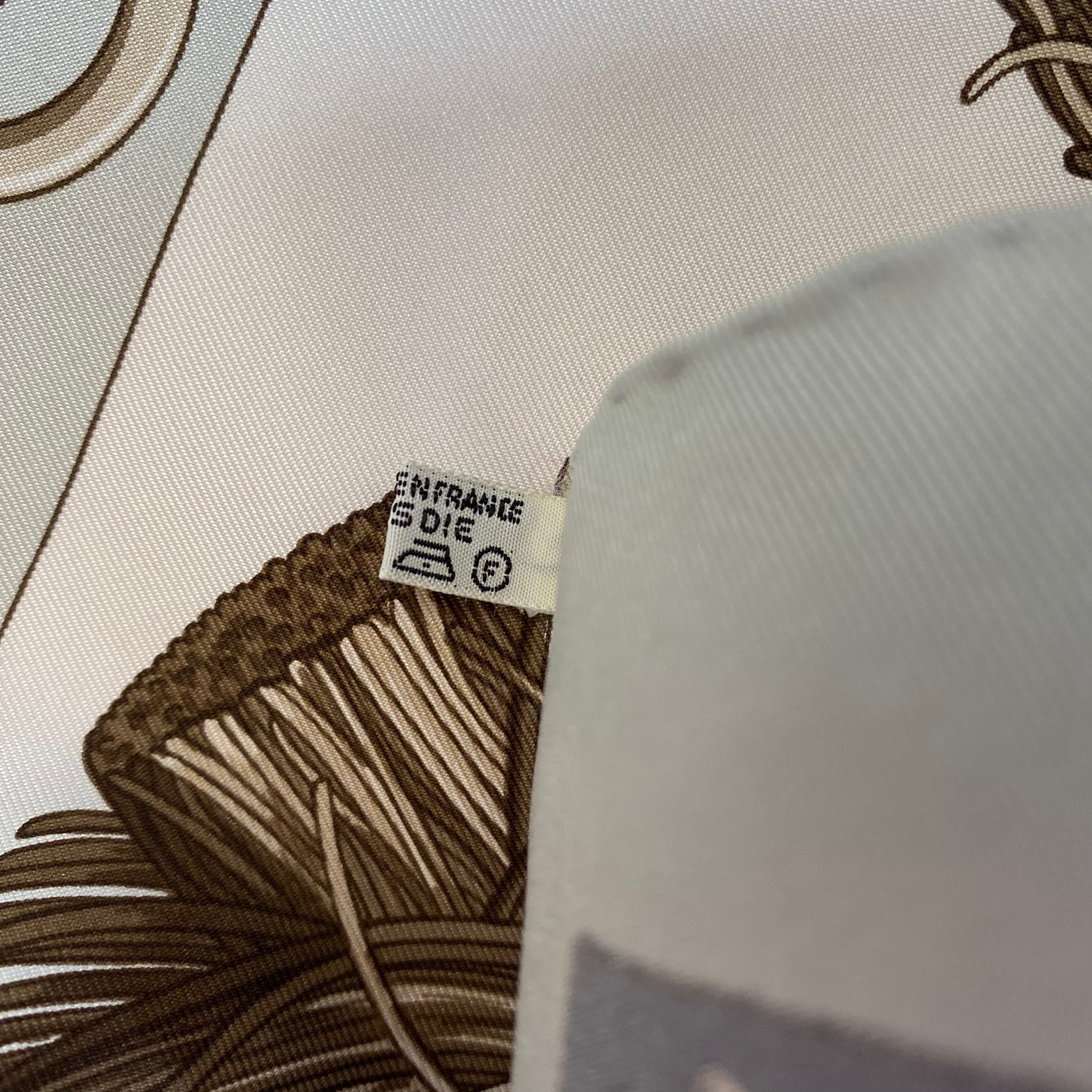 Unworn Hermès Cliquetis Silk Scarf